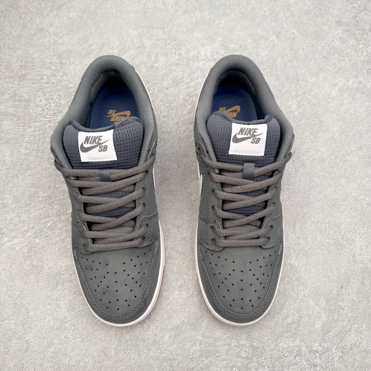 图片[2]-＃F版 NK SB Dunk Low FZ1287-300 极限压缩利润空间 超乎所想的高性价比 用料绝不含糊 原盒原配 正确耐磨橡胶大底 超高清洁度 全鞋零毛边皮料切割 全套原楦原模倾力打造完美版型 尺码：36 36.5 37.5 38 38.5 39 40 40.5 41 42 42.5 43 44 44.5 45 46 47.5-选品中心