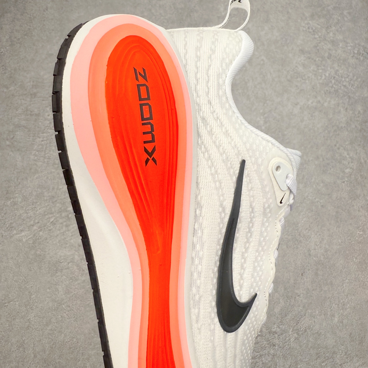 图片[6]-NK Vomero Plus 时尚舒适 网布防滑耐磨 低帮跑步鞋 实拍调校N版已经零色差零失真 百分百还原实物色彩所见即所得 不存在货不对板色差等低级问题 选购参考实物拍摄 不混卖不参货 只用心做好货严格选品 承诺混一赔十 尺码：36 36.5 37.5 38 38.5 39 40 40.5 41 42 42.5 43 44 44.5 45-选品中心