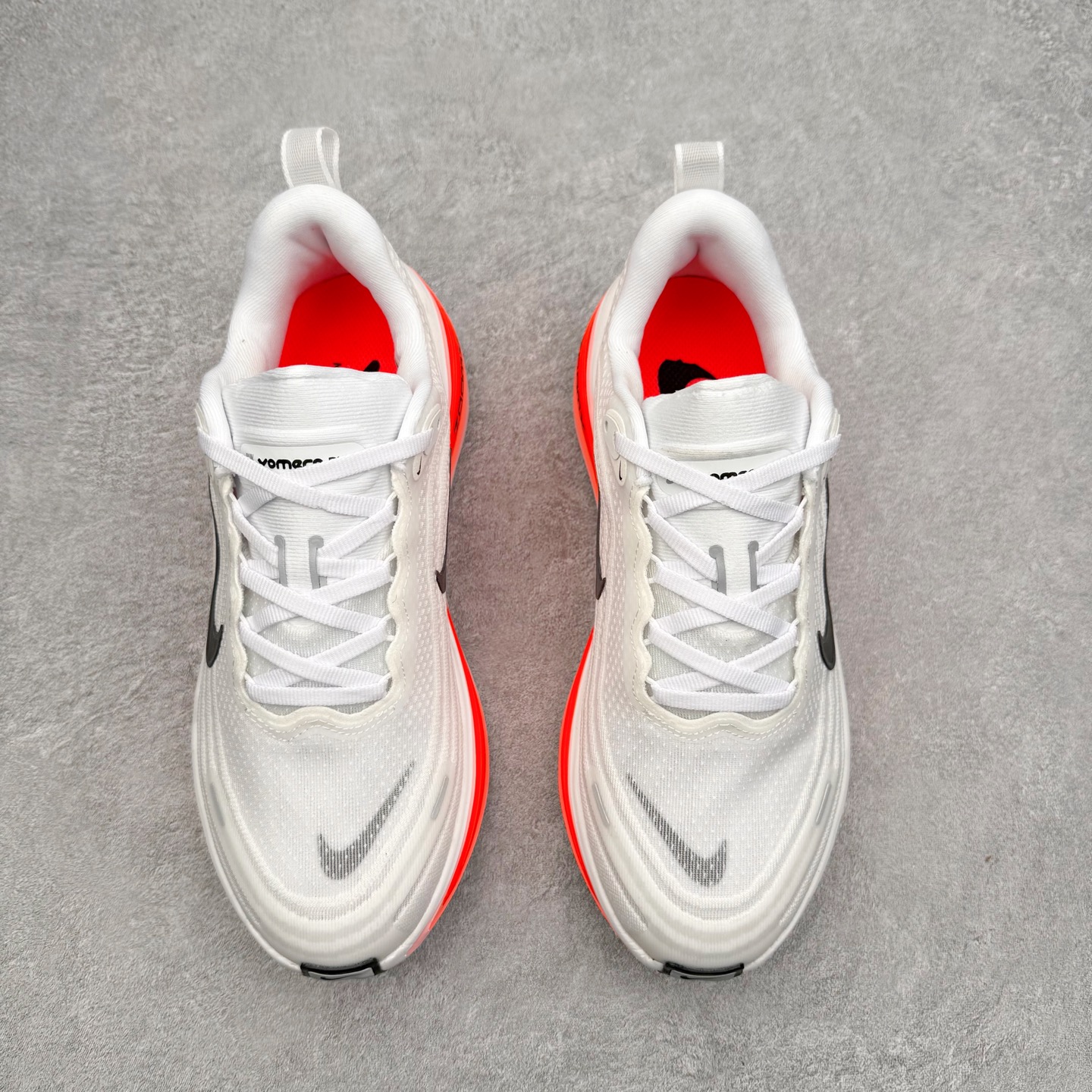 图片[2]-NK Vomero Plus 时尚舒适 网布防滑耐磨 低帮跑步鞋 实拍调校N版已经零色差零失真 百分百还原实物色彩所见即所得 不存在货不对板色差等低级问题 选购参考实物拍摄 不混卖不参货 只用心做好货严格选品 承诺混一赔十 尺码：36 36.5 37.5 38 38.5 39 40 40.5 41 42 42.5 43 44 44.5 45-选品中心