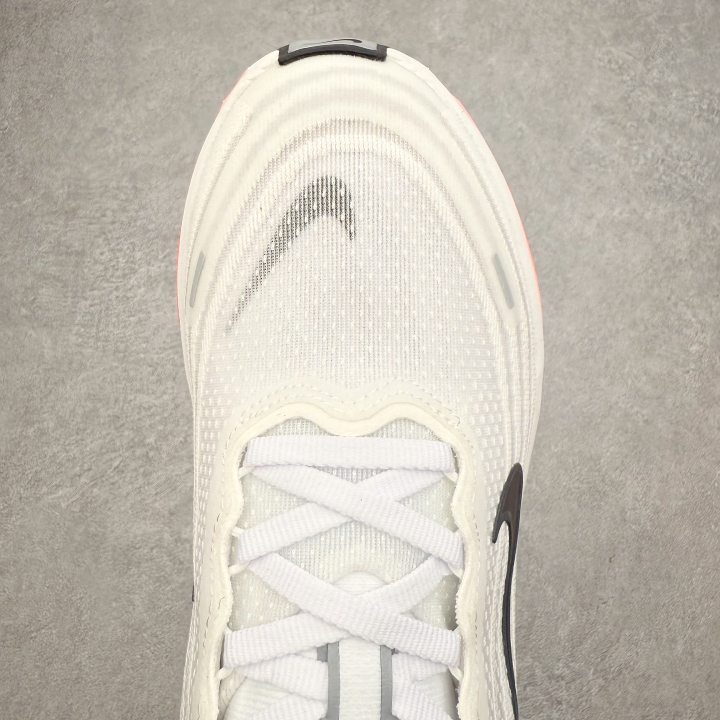 图片[4]-NK Vomero Plus 时尚舒适 网布防滑耐磨 低帮跑步鞋 实拍调校N版已经零色差零失真 百分百还原实物色彩所见即所得 不存在货不对板色差等低级问题 选购参考实物拍摄 不混卖不参货 只用心做好货严格选品 承诺混一赔十 尺码：36 36.5 37.5 38 38.5 39 40 40.5 41 42 42.5 43 44 44.5 45-选品中心