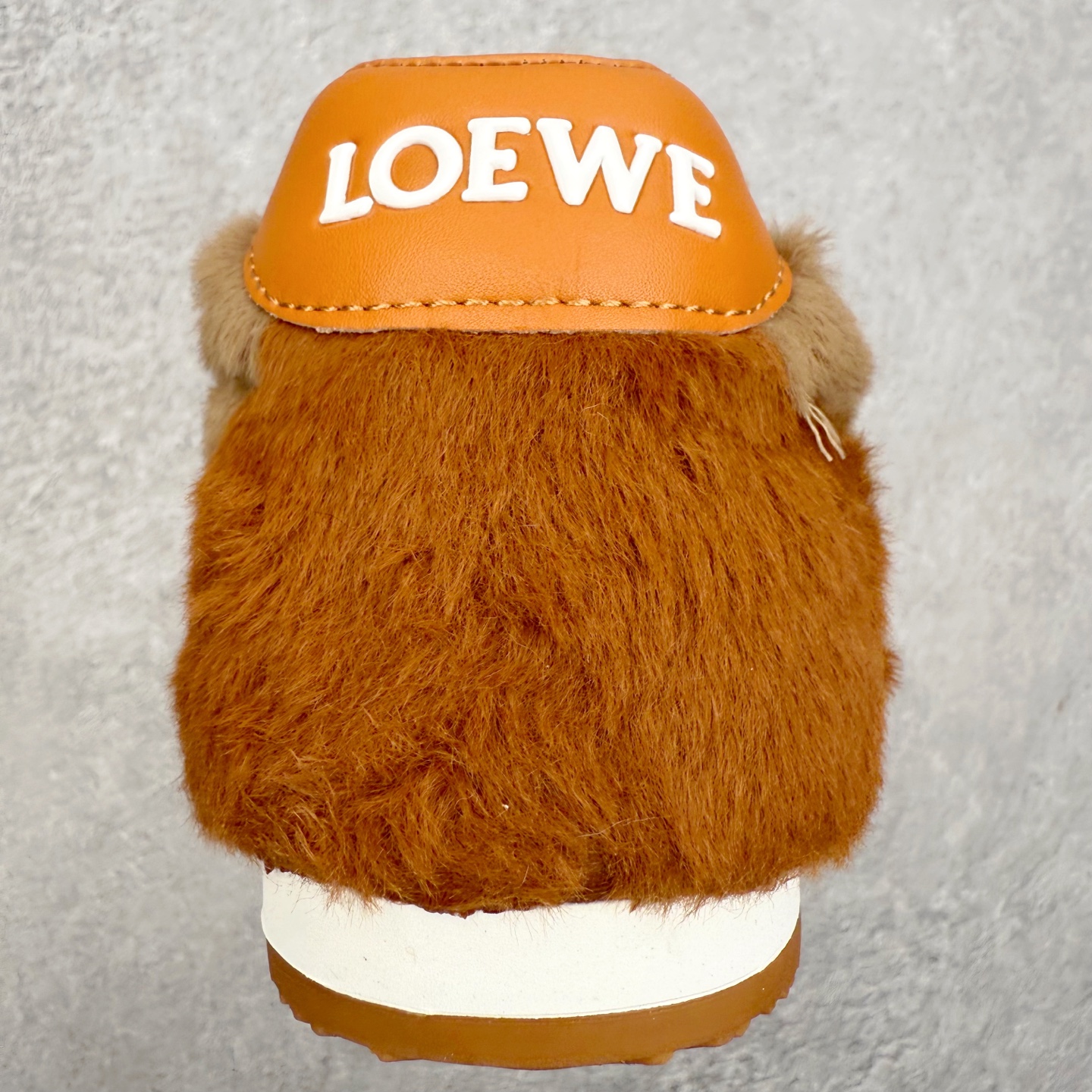 图片[8]-罗意威Loewe Ballet Runner 2.0 Sneakers 芭蕾舞2.0系列阿甘复古风德训薄底百搭休闲运动鞋 市面最高性价比 实体平台跑量 主打推荐好货 采用反绒牛皮革拼接头层皮饰片鞋面材质鞋身原装高密度防刮尼龙面料,极好柔软效果双层乳胶缓震鞋垫外部搭配轻量EVA缓震组合橡胶防滑片装外底不对称鞋头设计、袜状内部结构，轻盈橡胶外底延伸至鞋头 20 毫米鞋跟，附白色和同色系鞋带侧面饰有 L 徽标，鞋舌饰有压纹 Anagram 后跟标签饰有注塑橡胶 LOEWE 标志升级原楦型开发纸版全手工拉帮工艺成型 尺码：35 36 37 38 39 40 41 42 43 44 45-选品中心