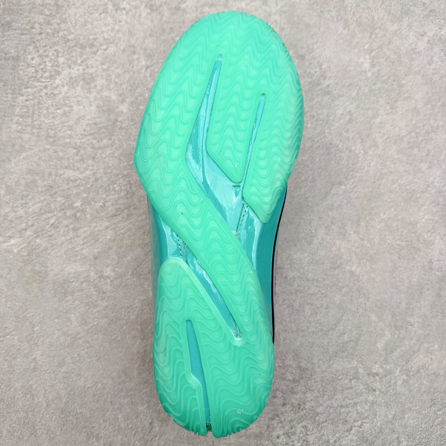 图片[9]-NK Lebron 23 From This Point Forward 詹姆斯23代低帮实战篮球鞋 实拍调校N版已经零色差零失真 百分百还原实物色彩所见即所得 不存在货不对板色差等低级问题 选购参考实物拍摄 不混卖不参货 只用心做好货严格选品 承诺混一赔十 尺码：40 40.5 41 42 42.5 43 44 44.5 45 46-选品中心