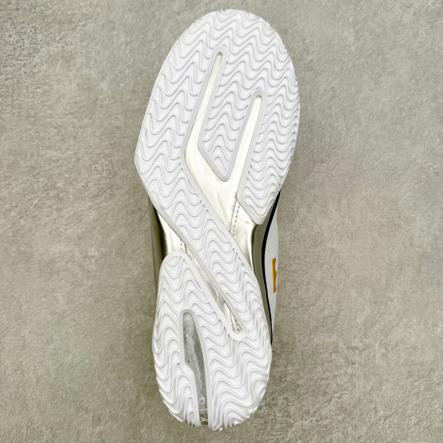 图片[9]-NK Lebron 23 From This Point Forward 詹姆斯23代低帮实战篮球鞋 实拍调校N版已经零色差零失真 百分百还原实物色彩所见即所得 不存在货不对板色差等低级问题 选购参考实物拍摄 不混卖不参货 只用心做好货严格选品 承诺混一赔十 尺码：40 40.5 41 42 42.5 43 44 44.5 45 46-选品中心