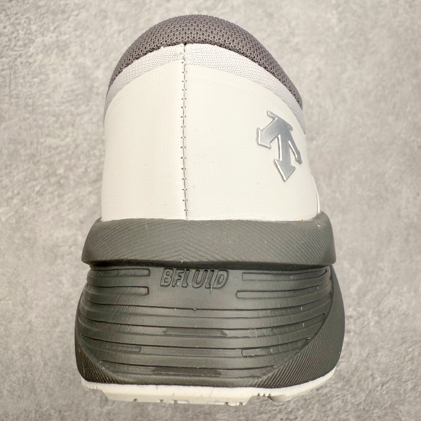 图片[8]-DESCENTE Dualis Dulis Wire Wp 运动低帮生活休闲鞋 DESCENTE（迪桑特）创立于1935年，品牌名取自法语词汇，意为“滑降”。品牌箭头标识代表滑雪的三种技术“高速直线滑行”、“穿越”和“侧滑”，也寓意品牌在打造高端专业运动产品中不断追求完美的创新精神，致力于成为中国高端专业滑雪、综训、女子、铁人三项、高尔夫的第一品牌。尺码：39 40 41 42 43 44 45-选品中心