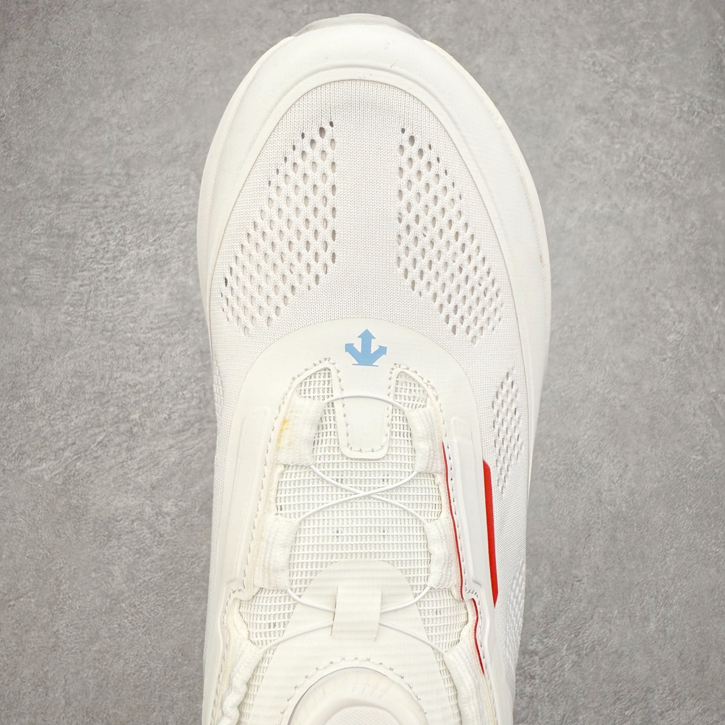 图片[4]-DESCENTE Dualis Dulis Wire Wp 运动低帮生活休闲鞋 DESCENTE（迪桑特）创立于1935年，品牌名取自法语词汇，意为“滑降”。品牌箭头标识代表滑雪的三种技术“高速直线滑行”、“穿越”和“侧滑”，也寓意品牌在打造高端专业运动产品中不断追求完美的创新精神，致力于成为中国高端专业滑雪、综训、女子、铁人三项、高尔夫的第一品牌。尺码：39 40 41 42 43 44 45-选品中心