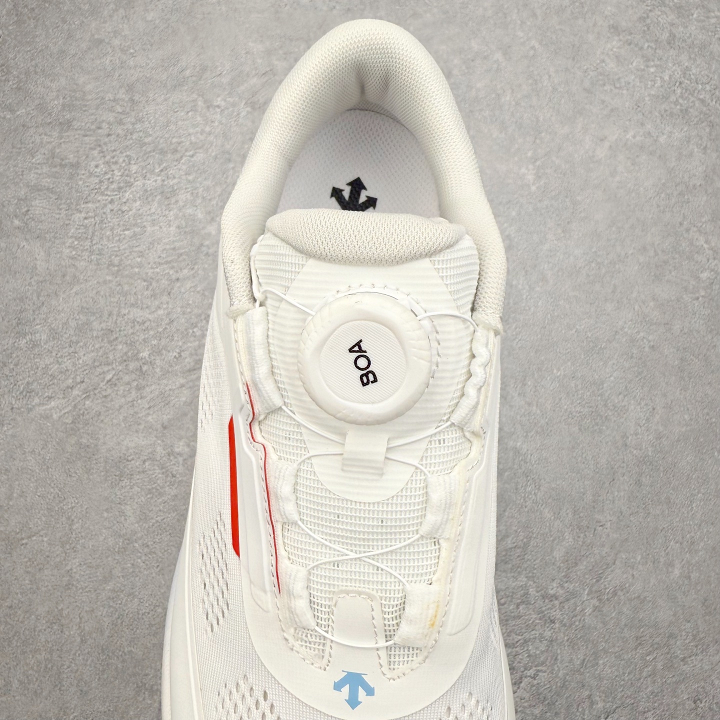 图片[5]-DESCENTE Dualis Dulis Wire Wp 运动低帮生活休闲鞋 DESCENTE（迪桑特）创立于1935年，品牌名取自法语词汇，意为“滑降”。品牌箭头标识代表滑雪的三种技术“高速直线滑行”、“穿越”和“侧滑”，也寓意品牌在打造高端专业运动产品中不断追求完美的创新精神，致力于成为中国高端专业滑雪、综训、女子、铁人三项、高尔夫的第一品牌。尺码：39 40 41 42 43 44 45-选品中心