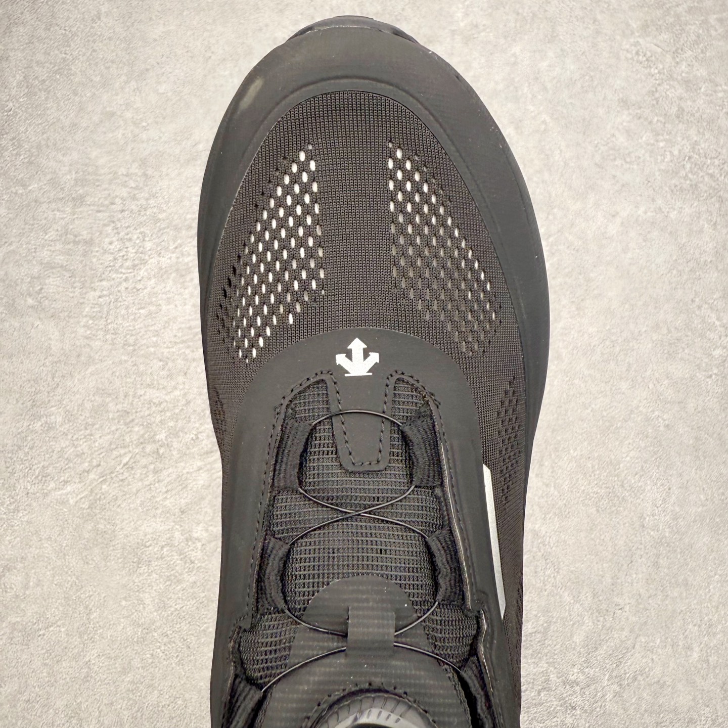 图片[4]-DESCENTE Dualis Dulis Wire Wp 运动低帮生活休闲鞋 DESCENTE（迪桑特）创立于1935年，品牌名取自法语词汇，意为“滑降”。品牌箭头标识代表滑雪的三种技术“高速直线滑行”、“穿越”和“侧滑”，也寓意品牌在打造高端专业运动产品中不断追求完美的创新精神，致力于成为中国高端专业滑雪、综训、女子、铁人三项、高尔夫的第一品牌。尺码：39 40 41 42 43 44 45-选品中心