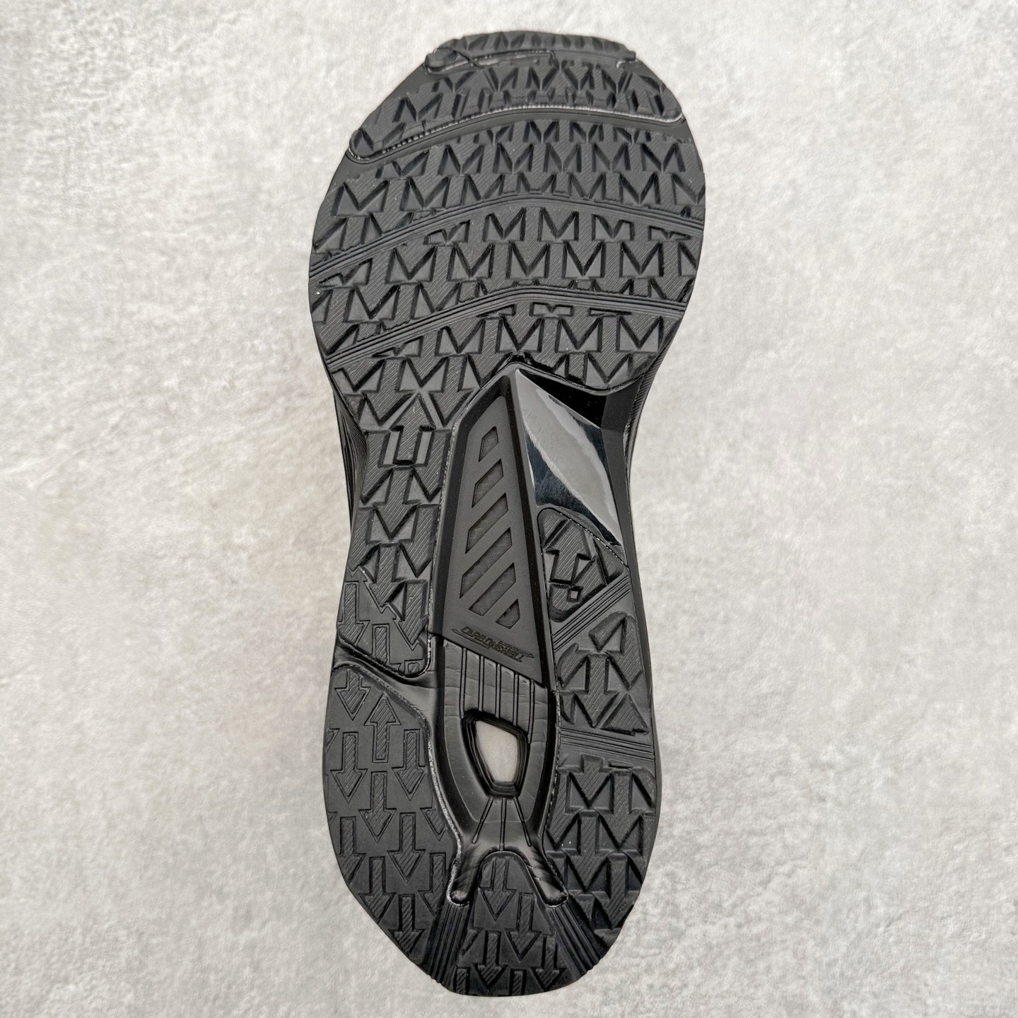 图片[9]-DESCENTE Dualis Dulis Wire Wp 运动低帮生活休闲鞋 DESCENTE（迪桑特）创立于1935年，品牌名取自法语词汇，意为“滑降”。品牌箭头标识代表滑雪的三种技术“高速直线滑行”、“穿越”和“侧滑”，也寓意品牌在打造高端专业运动产品中不断追求完美的创新精神，致力于成为中国高端专业滑雪、综训、女子、铁人三项、高尔夫的第一品牌。尺码：39 40 41 42 43 44 45-选品中心