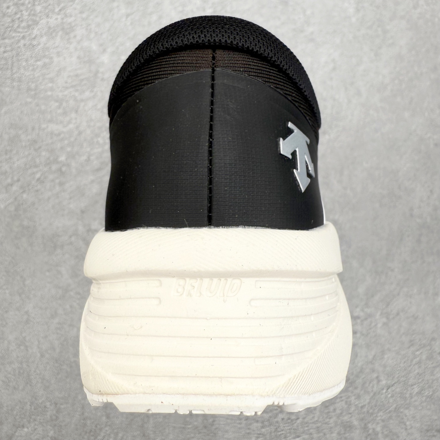 图片[8]-DESCENTE Dualis Dulis Wire Wp 运动低帮生活休闲鞋 DESCENTE（迪桑特）创立于1935年，品牌名取自法语词汇，意为“滑降”。品牌箭头标识代表滑雪的三种技术“高速直线滑行”、“穿越”和“侧滑”，也寓意品牌在打造高端专业运动产品中不断追求完美的创新精神，致力于成为中国高端专业滑雪、综训、女子、铁人三项、高尔夫的第一品牌。尺码：39 40 41 42 43 44 45-选品中心