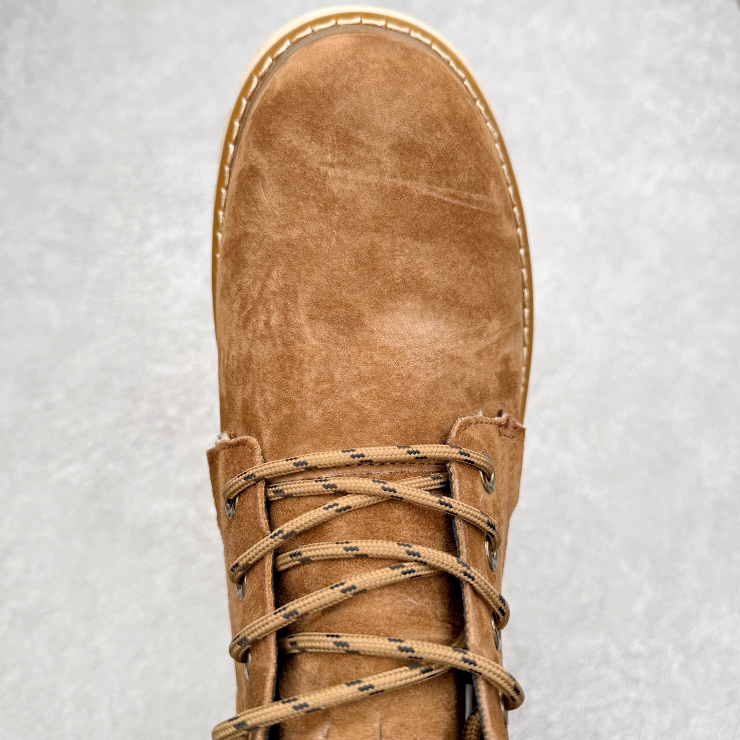 图片[4]-UGG Tasman Weather Hybrid 塔斯曼混合系列中帮轻量休闲马丁靴 UGG秋冬新品（羊羔毛一体内里🔥保暖锁热）秋冬必备 户外中帮休闲马丁靴雪地靴系列广东大厂品质 秋冬新款 时尚潮流搭配 面料釆用意大利进口磨砂牛皮 全鞋真牛皮材料 大底到五金都是代工厂原材料制作 好货不杀猪 首单质量严格把控 全套官网统一包装 今年冬季防寒户外专用产品 日常随意搭配 型男必备‼尺码：39-44（比运动鞋大一码）-选品中心