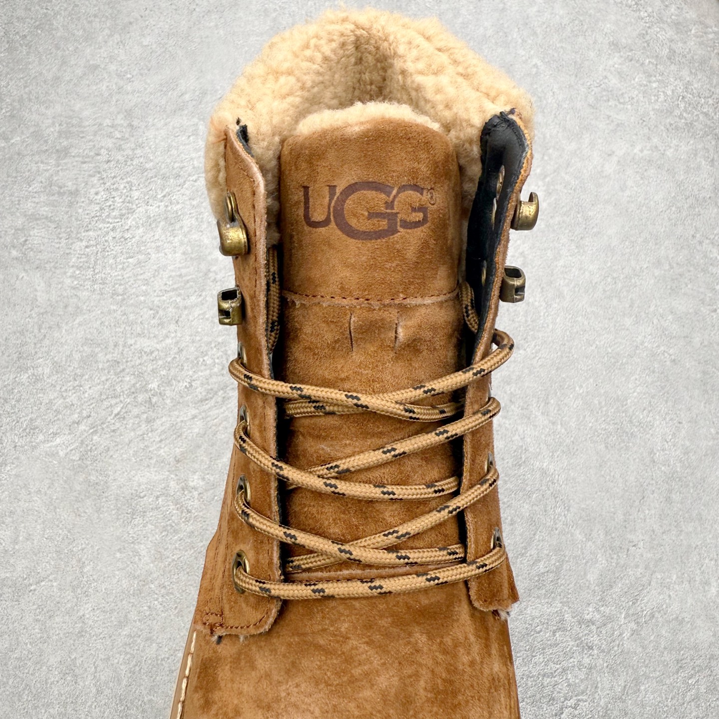 图片[5]-UGG Tasman Weather Hybrid 塔斯曼混合系列中帮轻量休闲马丁靴 UGG秋冬新品（羊羔毛一体内里🔥保暖锁热）秋冬必备 户外中帮休闲马丁靴雪地靴系列广东大厂品质 秋冬新款 时尚潮流搭配 面料釆用意大利进口磨砂牛皮 全鞋真牛皮材料 大底到五金都是代工厂原材料制作 好货不杀猪 首单质量严格把控 全套官网统一包装 今年冬季防寒户外专用产品 日常随意搭配 型男必备‼尺码：39-44（比运动鞋大一码）-选品中心