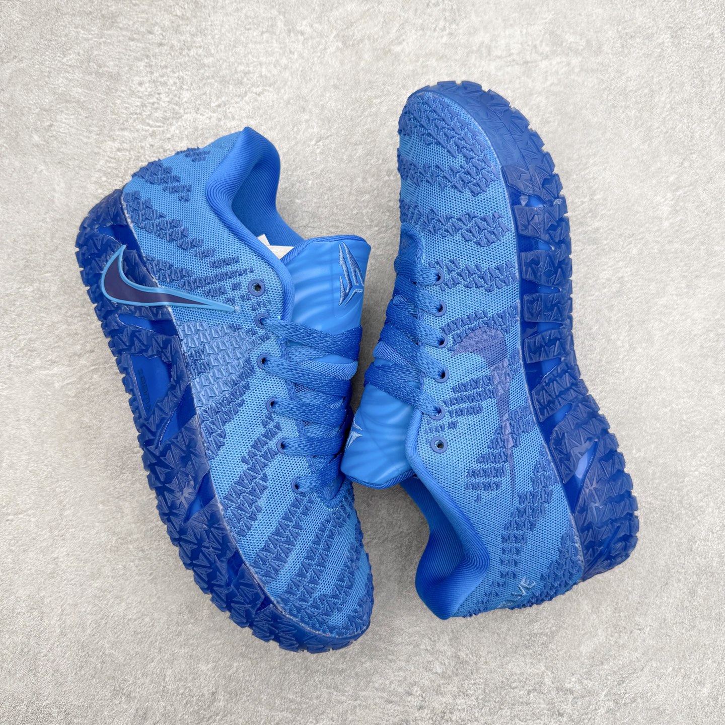 图片[3]-NK JA3 EP 莫兰特三代低帮篮球鞋 以鲜艳明亮的色调脱颖而出。鞋舌上醒目地展示着 “ JA ” 标志，而后跟上的 “ 12 ：AM ” 则以独特的设计呈现。鞋头和鞋舌采用透气运动网布制成，确保舒适耐用。在第一款鞋型的基础上进行了重大升级，采用更为挺拔的鞋口设计，为脚踝带来更佳的包裹与支撑感。侧面独特波纹纹理细节，打破了单调，赋予鞋子灵动与活力的视觉体验。中底部分巧妙借鉴了科比 5 的经典元素，融入斑点细节，增强了整体美学吸引力。实拍调校N版已经零色差零失真 百分百还原实物色彩所见即所得 不存在货不对板色差等低级问题 选购参考实物拍摄 不混卖不参货 只用心做好货严格选品 承诺混一赔十 尺码：40 40.5 41 42 42.5 43 44 44.5 45 46-选品中心