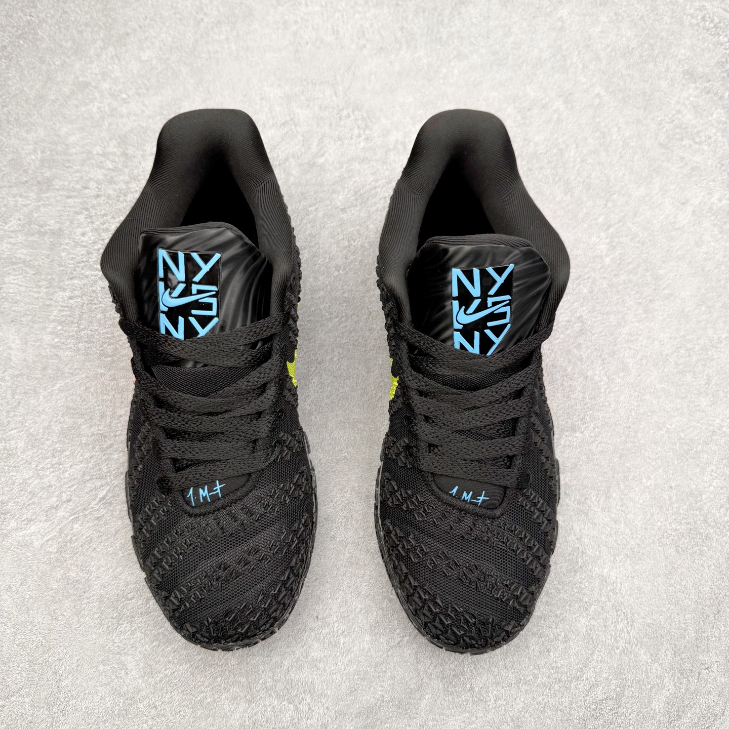 图片[2]-NK JA3 EP 莫兰特三代低帮篮球鞋 以鲜艳明亮的色调脱颖而出。鞋舌上醒目地展示着 “ JA ” 标志，而后跟上的 “ 12 ：AM ” 则以独特的设计呈现。鞋头和鞋舌采用透气运动网布制成，确保舒适耐用。在第一款鞋型的基础上进行了重大升级，采用更为挺拔的鞋口设计，为脚踝带来更佳的包裹与支撑感。侧面独特波纹纹理细节，打破了单调，赋予鞋子灵动与活力的视觉体验。中底部分巧妙借鉴了科比 5 的经典元素，融入斑点细节，增强了整体美学吸引力。实拍调校N版已经零色差零失真 百分百还原实物色彩所见即所得 不存在货不对板色差等低级问题 选购参考实物拍摄 不混卖不参货 只用心做好货严格选品 承诺混一赔十 尺码：40 40.5 41 42 42.5 43 44 44.5 45 46-选品中心