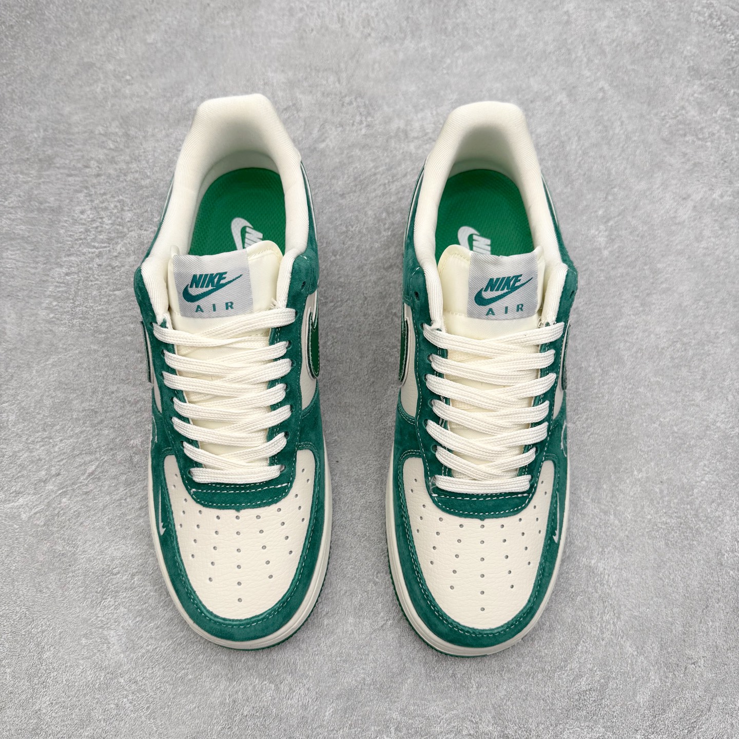 图片[2]-NK Air Force 1´07 Low 空军一号低帮百搭休闲运动板鞋 SY1388-001 柔软、弹性十足的缓震性能和出色的中底设计 横跨复古与现代的外型结合 造就出风靡全球 三十多年的Force 1 直到今天还深受青睐 实拍调校N版已经零色差零失真 百分百还原实物色彩所见即所得 不存在货不对板色差等低级问题 选购参考实物拍摄 不混卖不参货 只用心做好货严格选品 承诺混一赔十 尺码：36 36.5 37.5 38 38.5 39 40 40.5 41 42 42.5 43 44 44.5 45-选品中心