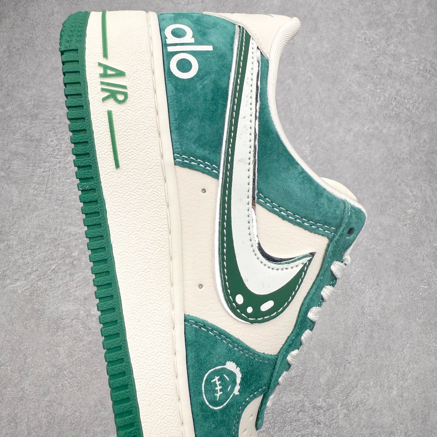 图片[6]-NK Air Force 1´07 Low 空军一号低帮百搭休闲运动板鞋 SY1388-001 柔软、弹性十足的缓震性能和出色的中底设计 横跨复古与现代的外型结合 造就出风靡全球 三十多年的Force 1 直到今天还深受青睐 实拍调校N版已经零色差零失真 百分百还原实物色彩所见即所得 不存在货不对板色差等低级问题 选购参考实物拍摄 不混卖不参货 只用心做好货严格选品 承诺混一赔十 尺码：36 36.5 37.5 38 38.5 39 40 40.5 41 42 42.5 43 44 44.5 45-选品中心