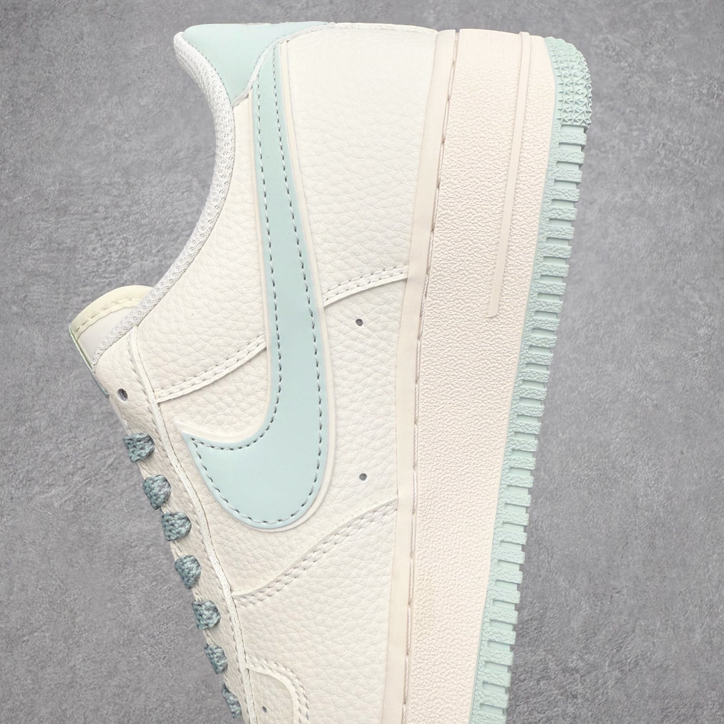 图片[7]-NK Air Force 1´07 Low 空军一号低帮百搭休闲运动板鞋 GL6835-011 柔软、弹性十足的缓震性能和出色的中底设计 横跨复古与现代的外型结合 造就出风靡全球 三十多年的Force 1 直到今天还深受青睐 实拍调校N版已经零色差零失真 百分百还原实物色彩所见即所得 不存在货不对板色差等低级问题 选购参考实物拍摄 不混卖不参货 只用心做好货严格选品 承诺混一赔十 尺码：36 36.5 37.5 38 38.5 39 40 40.5 41 42 42.5 43 44 44.5 45-选品中心