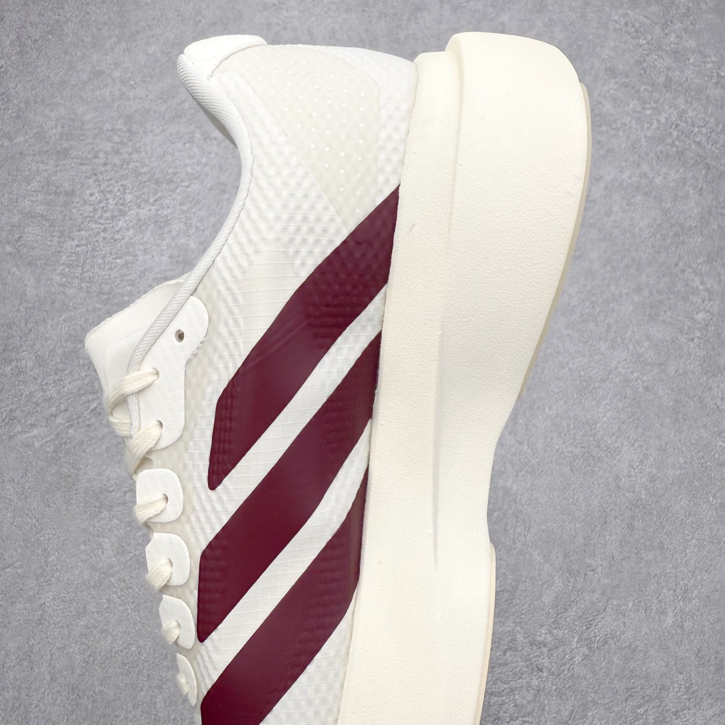 图片[7]-AD Adizero Adios SL 马拉松竞速专业跑鞋 CELERMESH针织网面非常轻薄 纤维间的缝隙很大 可以保证跑步时的透气、排汗效果 鞋舌直接与两侧的内衬和鞋底连接在一起 在跑步过程中不会被鞋舌的左右移动所困扰 在标准鞋带孔的基础上再拓宽一组鞋带孔 适合不同脚型的需求 突破性 EnergyRods 技术，有助于跑者实现更好的成绩 中底独特的LIGHTSTRIKE PRO泡棉材质 微弹感觉在跑步过程中给予了良好的支撑体验 对于顶级精英和高水平进阶跑者来说 ADIOS PRO是一双值得信赖的竞速比赛用鞋 尺码：36 36.5 37.5 38 38.5 39 40 40.5 41 42 42.5 43 44 44.5 45-选品中心