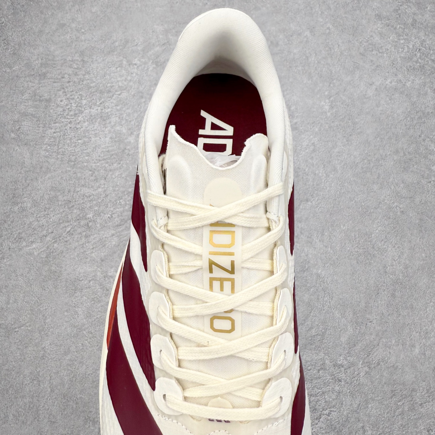 图片[5]-AD Adizero Adios SL 马拉松竞速专业跑鞋 CELERMESH针织网面非常轻薄 纤维间的缝隙很大 可以保证跑步时的透气、排汗效果 鞋舌直接与两侧的内衬和鞋底连接在一起 在跑步过程中不会被鞋舌的左右移动所困扰 在标准鞋带孔的基础上再拓宽一组鞋带孔 适合不同脚型的需求 突破性 EnergyRods 技术，有助于跑者实现更好的成绩 中底独特的LIGHTSTRIKE PRO泡棉材质 微弹感觉在跑步过程中给予了良好的支撑体验 对于顶级精英和高水平进阶跑者来说 ADIOS PRO是一双值得信赖的竞速比赛用鞋 尺码：36 36.5 37.5 38 38.5 39 40 40.5 41 42 42.5 43 44 44.5 45-选品中心