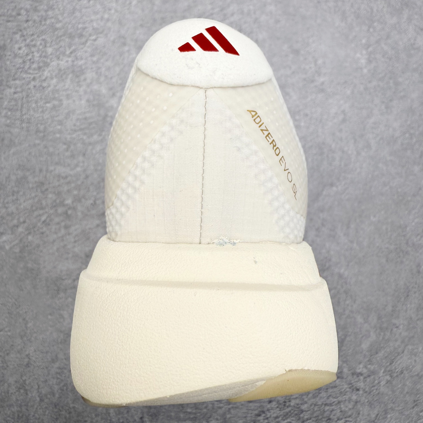 图片[8]-AD Adizero Adios SL 马拉松竞速专业跑鞋 CELERMESH针织网面非常轻薄 纤维间的缝隙很大 可以保证跑步时的透气、排汗效果 鞋舌直接与两侧的内衬和鞋底连接在一起 在跑步过程中不会被鞋舌的左右移动所困扰 在标准鞋带孔的基础上再拓宽一组鞋带孔 适合不同脚型的需求 突破性 EnergyRods 技术，有助于跑者实现更好的成绩 中底独特的LIGHTSTRIKE PRO泡棉材质 微弹感觉在跑步过程中给予了良好的支撑体验 对于顶级精英和高水平进阶跑者来说 ADIOS PRO是一双值得信赖的竞速比赛用鞋 尺码：36 36.5 37.5 38 38.5 39 40 40.5 41 42 42.5 43 44 44.5 45-选品中心