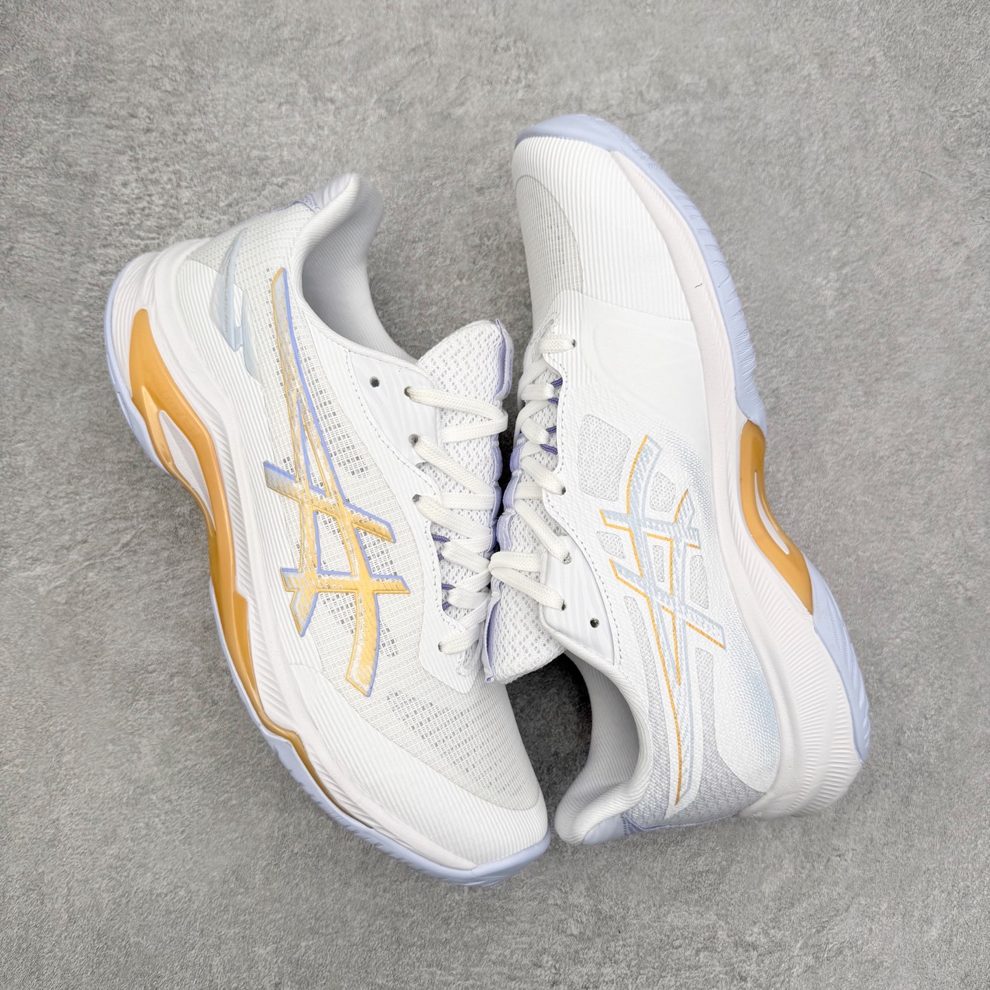 图片[3]-Asics NETBURNER BALLISTIC FF 4 亚瑟士舒适时尚潮流简约减震低帮训练鞋 DYNAWRAP 技术可提升稳定性 FLYTEFOAM 科技打造轻量缓冲组件 FLYTEFOAM Propel 技术鞋垫可提升吸震与回弹效果 TWISSTRUS 技术可提升速度与变向奔跑动作ASICSGRIP 科技可提升在球场上的抓地力 后足 GEL 缓冲科技可提供出色的避震效果AHAR 橡胶可提升耐用性 尺码：35 36 36.5 37 38 38.5 39 40 40.5 41 42 42.5 43 44 45-选品中心