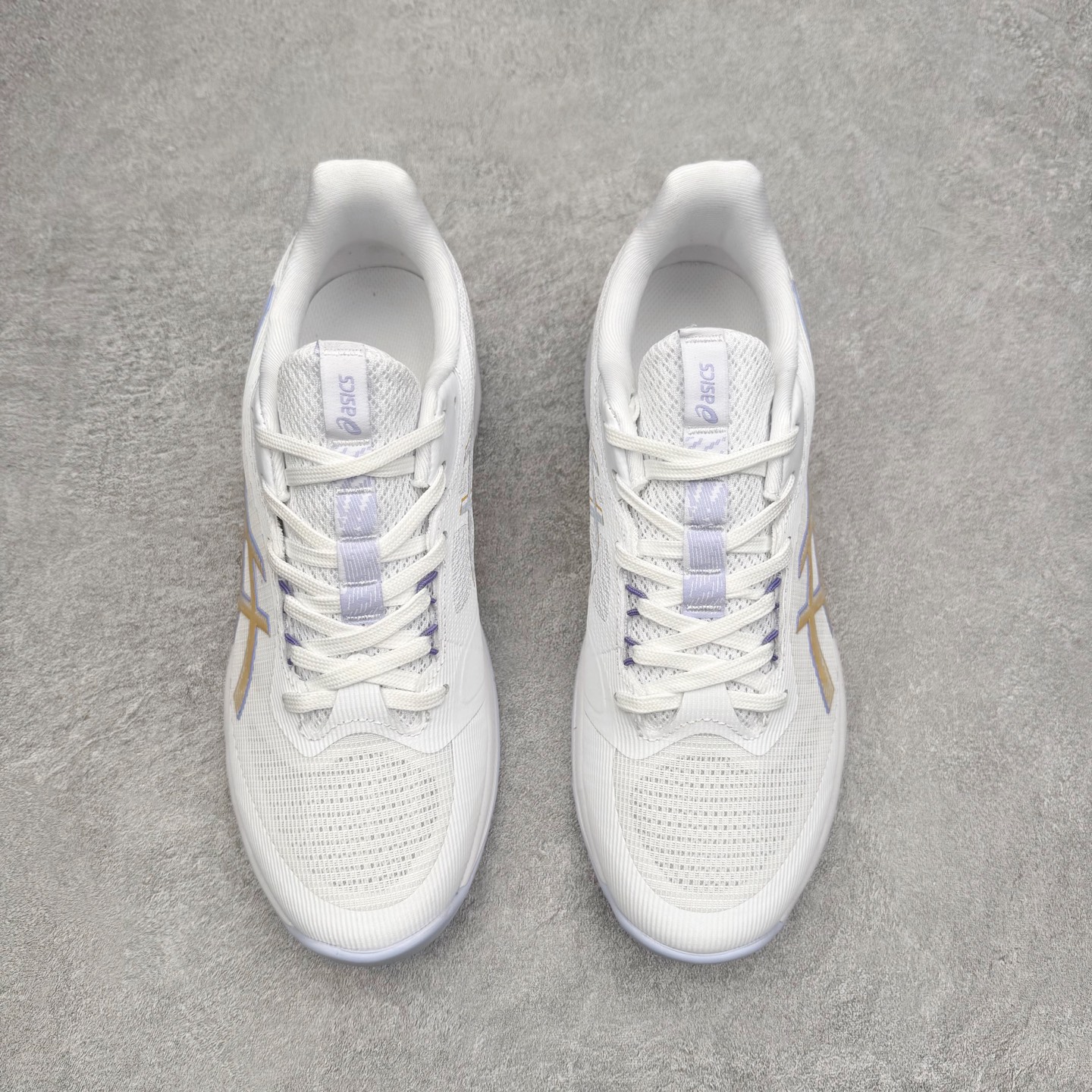 图片[2]-Asics NETBURNER BALLISTIC FF 4 亚瑟士舒适时尚潮流简约减震低帮训练鞋 DYNAWRAP 技术可提升稳定性 FLYTEFOAM 科技打造轻量缓冲组件 FLYTEFOAM Propel 技术鞋垫可提升吸震与回弹效果 TWISSTRUS 技术可提升速度与变向奔跑动作ASICSGRIP 科技可提升在球场上的抓地力 后足 GEL 缓冲科技可提供出色的避震效果AHAR 橡胶可提升耐用性 尺码：35 36 36.5 37 38 38.5 39 40 40.5 41 42 42.5 43 44 45-选品中心