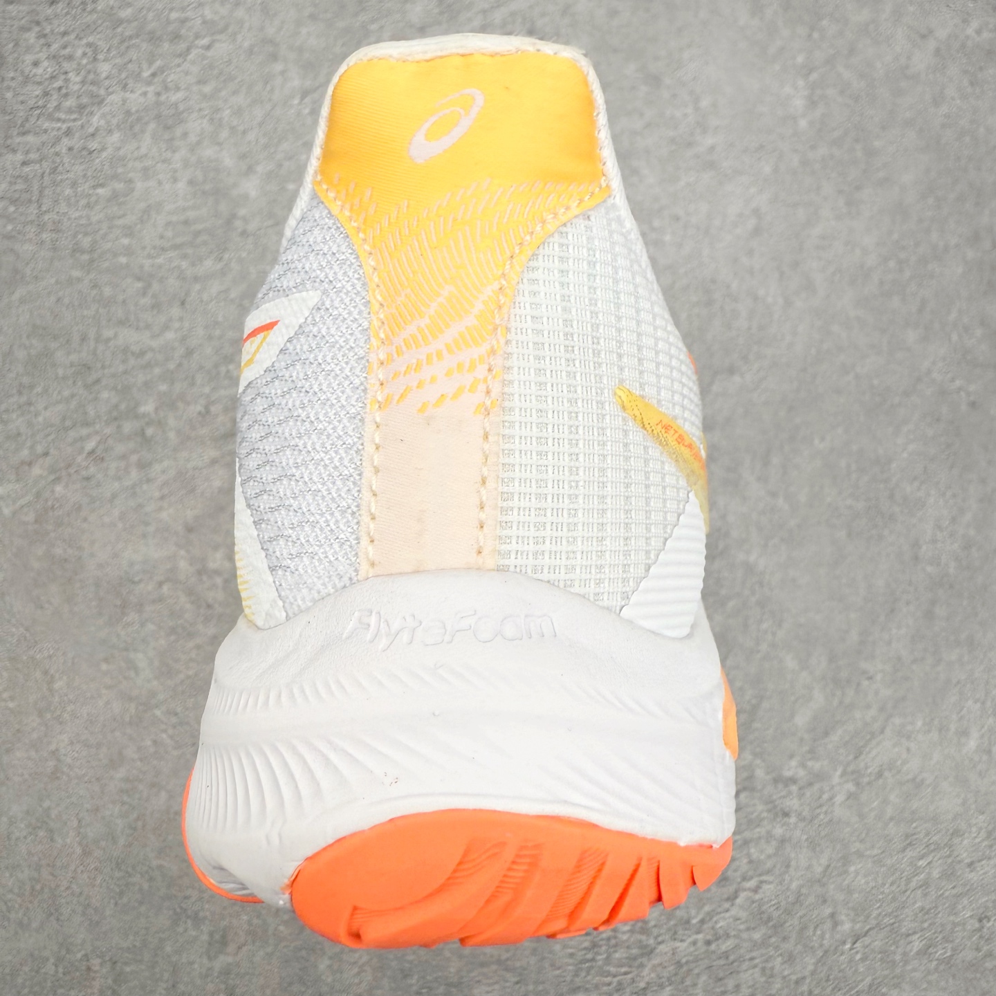 图片[8]-Asics NETBURNER BALLISTIC FF 4 亚瑟士舒适时尚潮流简约减震低帮训练鞋 DYNAWRAP 技术可提升稳定性 FLYTEFOAM 科技打造轻量缓冲组件 FLYTEFOAM Propel 技术鞋垫可提升吸震与回弹效果 TWISSTRUS 技术可提升速度与变向奔跑动作ASICSGRIP 科技可提升在球场上的抓地力 后足 GEL 缓冲科技可提供出色的避震效果AHAR 橡胶可提升耐用性 尺码：35 36 36.5 37 38 38.5 39 40 40.5 41 42 42.5 43 44 45-选品中心