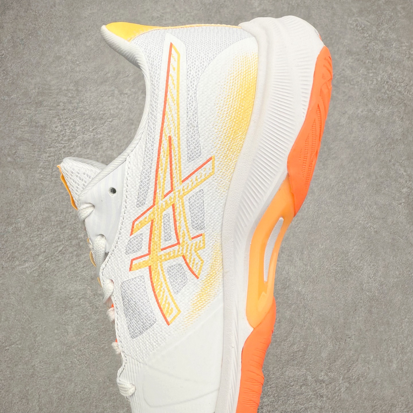 图片[7]-Asics NETBURNER BALLISTIC FF 4 亚瑟士舒适时尚潮流简约减震低帮训练鞋 DYNAWRAP 技术可提升稳定性 FLYTEFOAM 科技打造轻量缓冲组件 FLYTEFOAM Propel 技术鞋垫可提升吸震与回弹效果 TWISSTRUS 技术可提升速度与变向奔跑动作ASICSGRIP 科技可提升在球场上的抓地力 后足 GEL 缓冲科技可提供出色的避震效果AHAR 橡胶可提升耐用性 尺码：35 36 36.5 37 38 38.5 39 40 40.5 41 42 42.5 43 44 45-选品中心