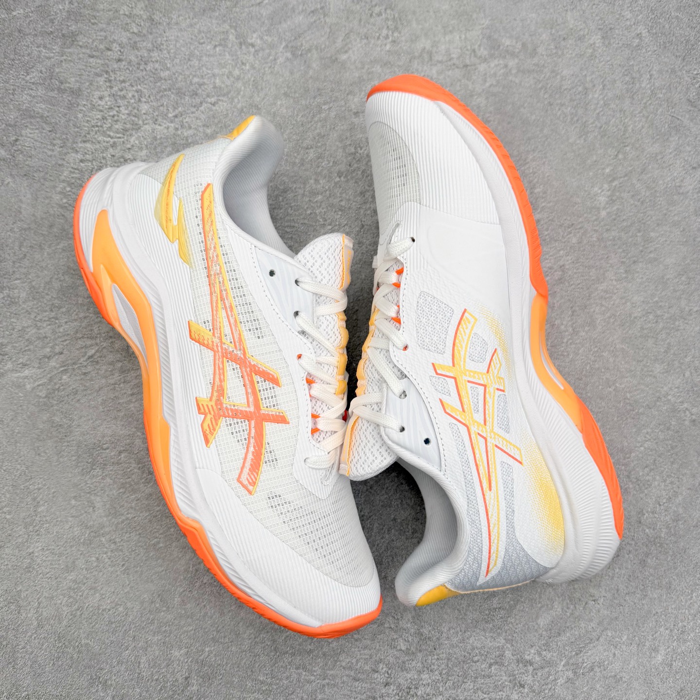 图片[3]-Asics NETBURNER BALLISTIC FF 4 亚瑟士舒适时尚潮流简约减震低帮训练鞋 DYNAWRAP 技术可提升稳定性 FLYTEFOAM 科技打造轻量缓冲组件 FLYTEFOAM Propel 技术鞋垫可提升吸震与回弹效果 TWISSTRUS 技术可提升速度与变向奔跑动作ASICSGRIP 科技可提升在球场上的抓地力 后足 GEL 缓冲科技可提供出色的避震效果AHAR 橡胶可提升耐用性 尺码：35 36 36.5 37 38 38.5 39 40 40.5 41 42 42.5 43 44 45-选品中心