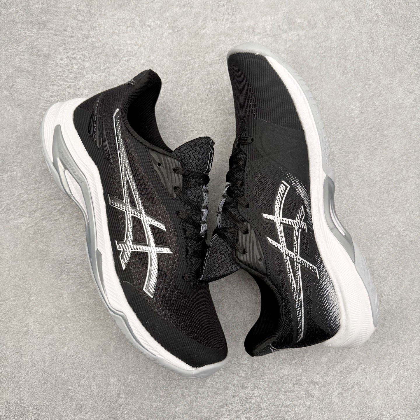 图片[3]-Asics NETBURNER BALLISTIC FF 4 亚瑟士舒适时尚潮流简约减震低帮训练鞋 DYNAWRAP 技术可提升稳定性 FLYTEFOAM 科技打造轻量缓冲组件 FLYTEFOAM Propel 技术鞋垫可提升吸震与回弹效果 TWISSTRUS 技术可提升速度与变向奔跑动作ASICSGRIP 科技可提升在球场上的抓地力 后足 GEL 缓冲科技可提供出色的避震效果AHAR 橡胶可提升耐用性 尺码：35 36 36.5 37 38 38.5 39 40 40.5 41 42 42.5 43 44 45-选品中心