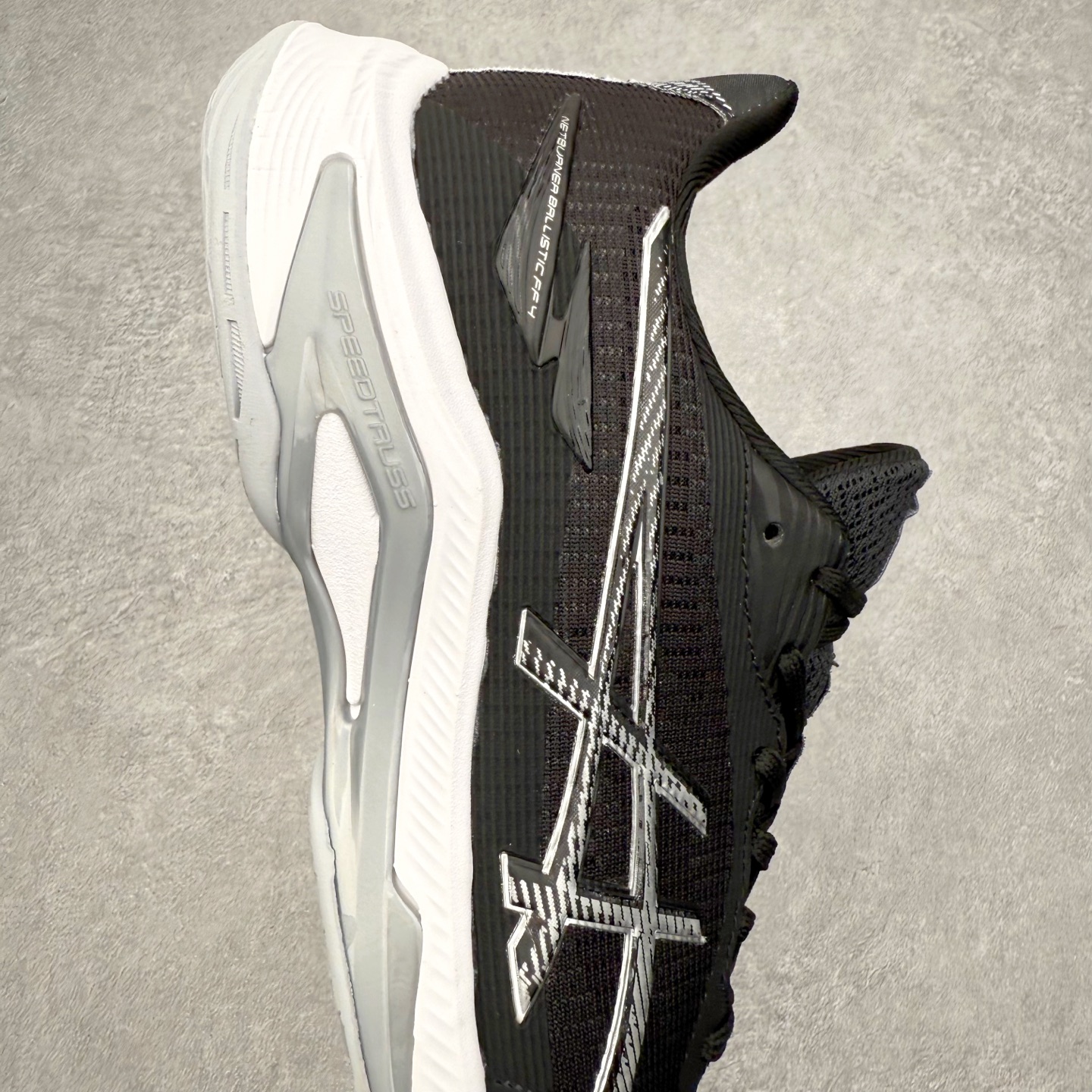 图片[6]-Asics NETBURNER BALLISTIC FF 4 亚瑟士舒适时尚潮流简约减震低帮训练鞋 DYNAWRAP 技术可提升稳定性 FLYTEFOAM 科技打造轻量缓冲组件 FLYTEFOAM Propel 技术鞋垫可提升吸震与回弹效果 TWISSTRUS 技术可提升速度与变向奔跑动作ASICSGRIP 科技可提升在球场上的抓地力 后足 GEL 缓冲科技可提供出色的避震效果AHAR 橡胶可提升耐用性 尺码：35 36 36.5 37 38 38.5 39 40 40.5 41 42 42.5 43 44 45-选品中心