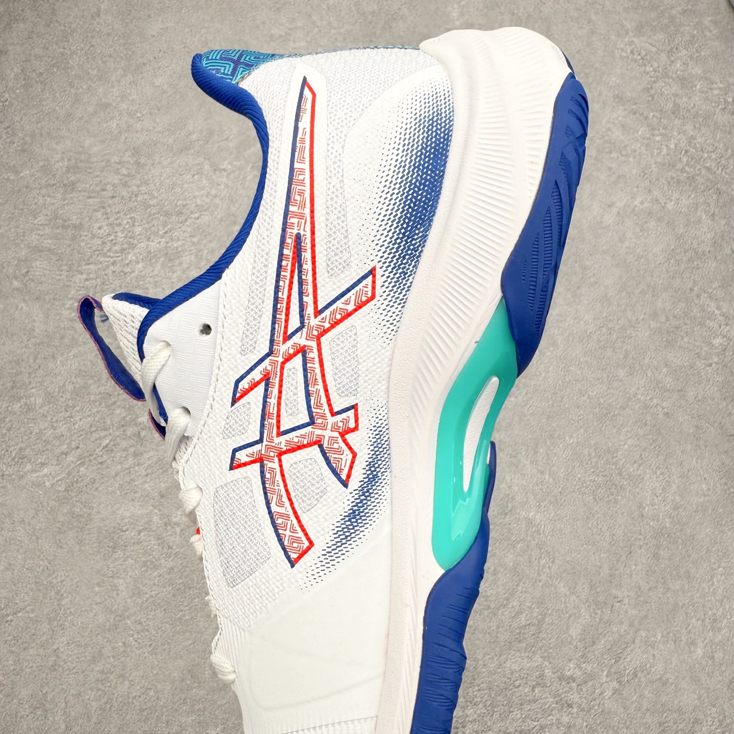 图片[7]-Asics NETBURNER BALLISTIC FF 4 亚瑟士舒适时尚潮流简约减震低帮训练鞋 DYNAWRAP 技术可提升稳定性 FLYTEFOAM 科技打造轻量缓冲组件 FLYTEFOAM Propel 技术鞋垫可提升吸震与回弹效果 TWISSTRUS 技术可提升速度与变向奔跑动作ASICSGRIP 科技可提升在球场上的抓地力 后足 GEL 缓冲科技可提供出色的避震效果AHAR 橡胶可提升耐用性 尺码：35 36 36.5 37 38 38.5 39 40 40.5 41 42 42.5 43 44 45-选品中心