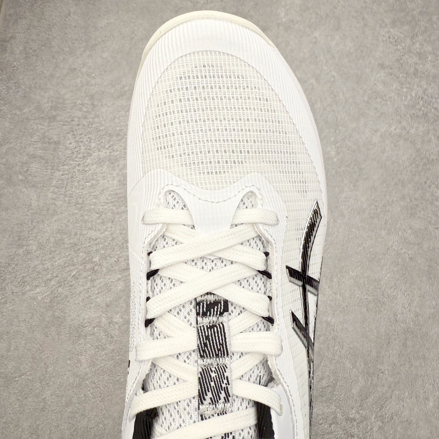 图片[4]-Asics NETBURNER BALLISTIC FF 4 亚瑟士舒适时尚潮流简约减震低帮训练鞋 DYNAWRAP 技术可提升稳定性 FLYTEFOAM 科技打造轻量缓冲组件 FLYTEFOAM Propel 技术鞋垫可提升吸震与回弹效果 TWISSTRUS 技术可提升速度与变向奔跑动作ASICSGRIP 科技可提升在球场上的抓地力 后足 GEL 缓冲科技可提供出色的避震效果AHAR 橡胶可提升耐用性 尺码：35 36 36.5 37 38 38.5 39 40 40.5 41 42 42.5 43 44 45-选品中心