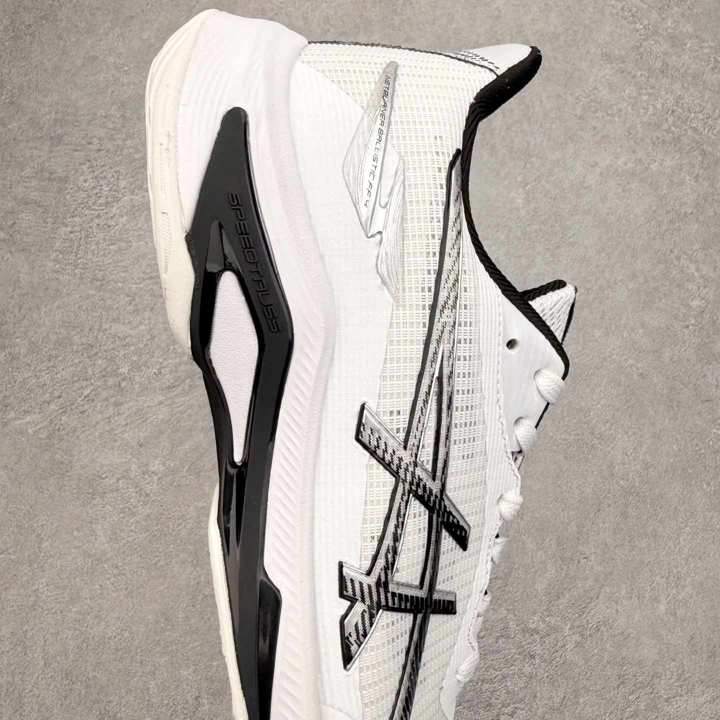 图片[6]-Asics NETBURNER BALLISTIC FF 4 亚瑟士舒适时尚潮流简约减震低帮训练鞋 DYNAWRAP 技术可提升稳定性 FLYTEFOAM 科技打造轻量缓冲组件 FLYTEFOAM Propel 技术鞋垫可提升吸震与回弹效果 TWISSTRUS 技术可提升速度与变向奔跑动作ASICSGRIP 科技可提升在球场上的抓地力 后足 GEL 缓冲科技可提供出色的避震效果AHAR 橡胶可提升耐用性 尺码：35 36 36.5 37 38 38.5 39 40 40.5 41 42 42.5 43 44 45-选品中心