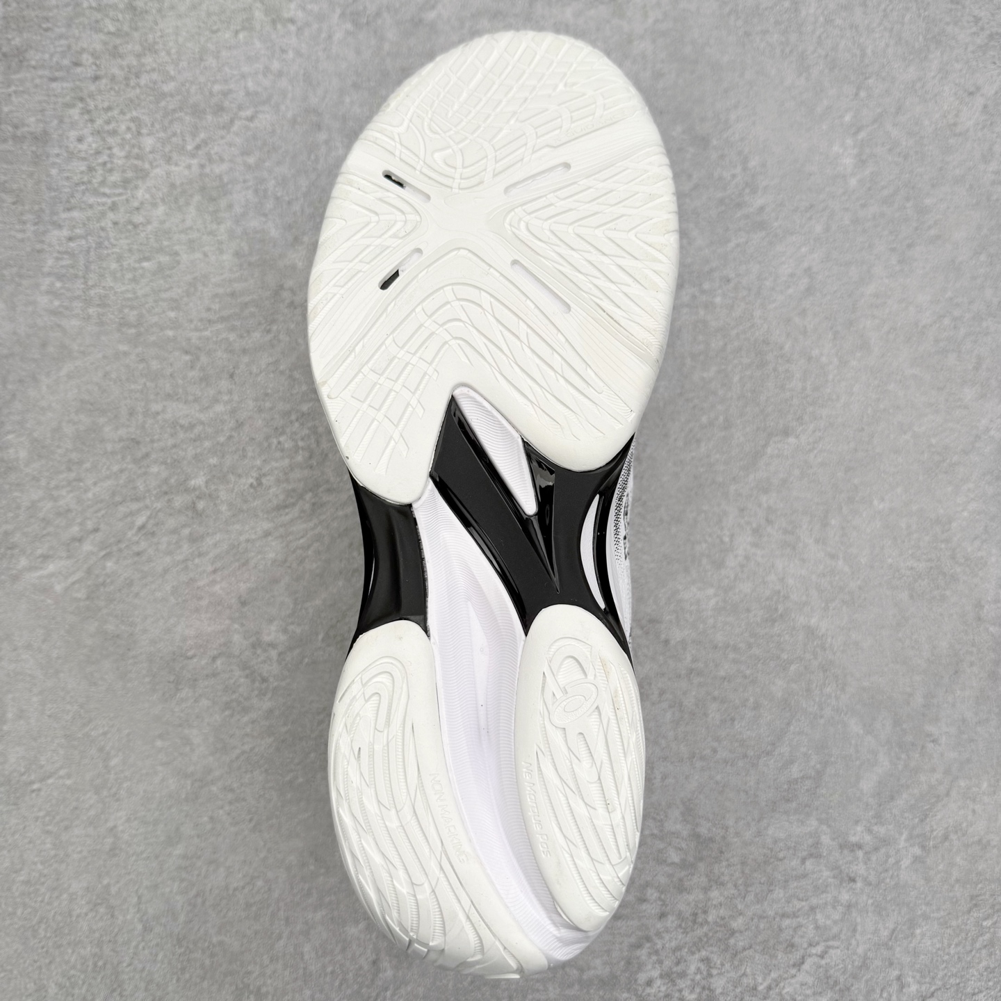 图片[9]-Asics NETBURNER BALLISTIC FF 4 亚瑟士舒适时尚潮流简约减震低帮训练鞋 DYNAWRAP 技术可提升稳定性 FLYTEFOAM 科技打造轻量缓冲组件 FLYTEFOAM Propel 技术鞋垫可提升吸震与回弹效果 TWISSTRUS 技术可提升速度与变向奔跑动作ASICSGRIP 科技可提升在球场上的抓地力 后足 GEL 缓冲科技可提供出色的避震效果AHAR 橡胶可提升耐用性 尺码：35 36 36.5 37 38 38.5 39 40 40.5 41 42 42.5 43 44 45-选品中心