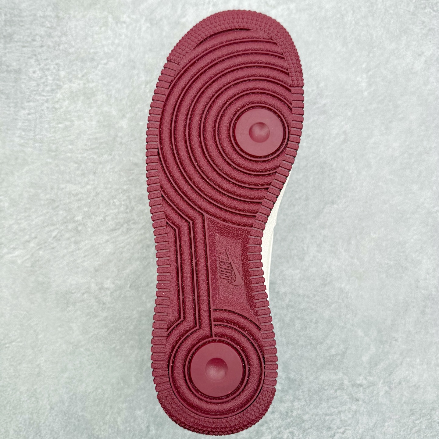 图片[9]-NK Air Force 1´07 Low 空军一号低帮百搭休闲运动板鞋 GX3170-108 柔软、弹性十足的缓震性能和出色的中底设计 横跨复古与现代的外型结合 造就出风靡全球 三十多年的Force 1 直到今天还深受青睐 实拍调校N版已经零色差零失真 百分百还原实物色彩所见即所得 不存在货不对板色差等低级问题 选购参考实物拍摄 不混卖不参货 只用心做好货严格选品 承诺混一赔十 尺码：36 36.5 37.5 38 38.5 39 40 40.5 41 42 42.5 43 44 44.5 45-选品中心