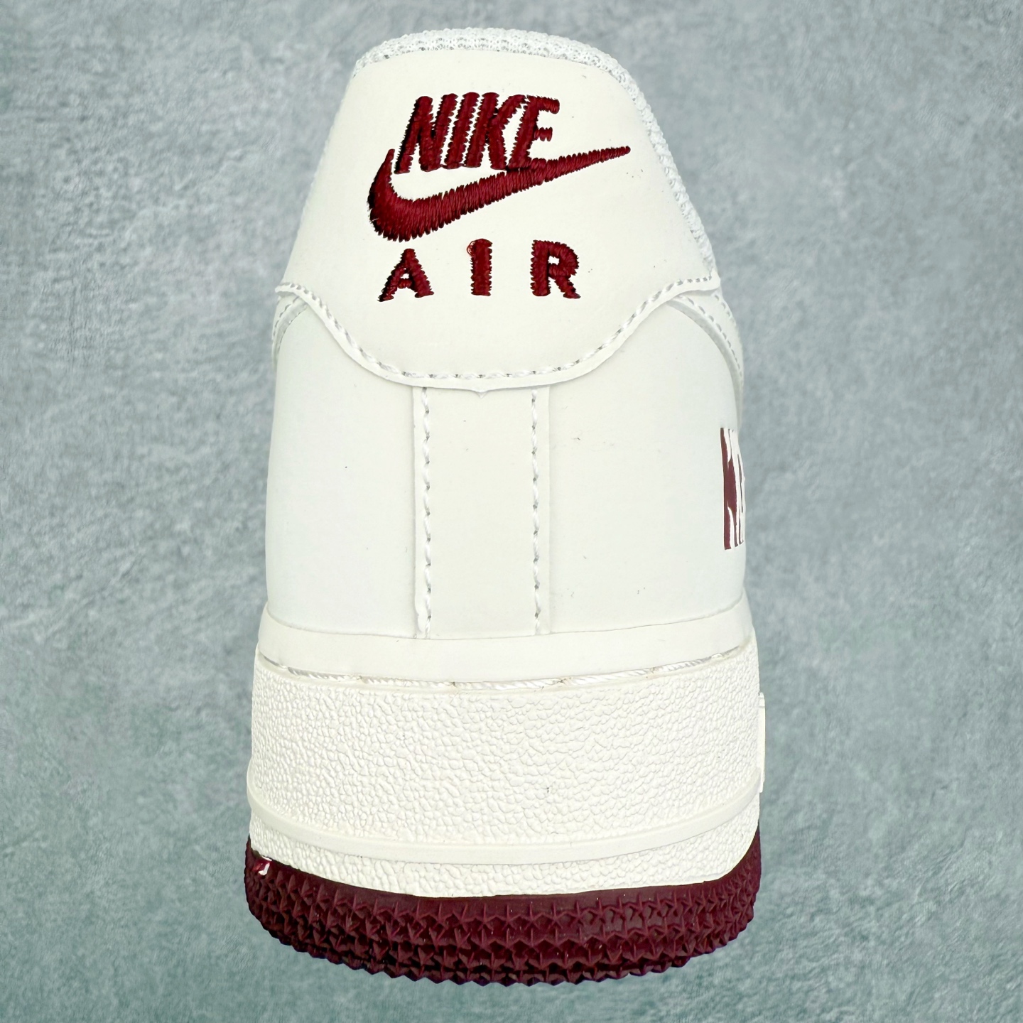 图片[8]-NK Air Force 1´07 Low 空军一号低帮百搭休闲运动板鞋 GX3170-108 柔软、弹性十足的缓震性能和出色的中底设计 横跨复古与现代的外型结合 造就出风靡全球 三十多年的Force 1 直到今天还深受青睐 实拍调校N版已经零色差零失真 百分百还原实物色彩所见即所得 不存在货不对板色差等低级问题 选购参考实物拍摄 不混卖不参货 只用心做好货严格选品 承诺混一赔十 尺码：36 36.5 37.5 38 38.5 39 40 40.5 41 42 42.5 43 44 44.5 45-选品中心