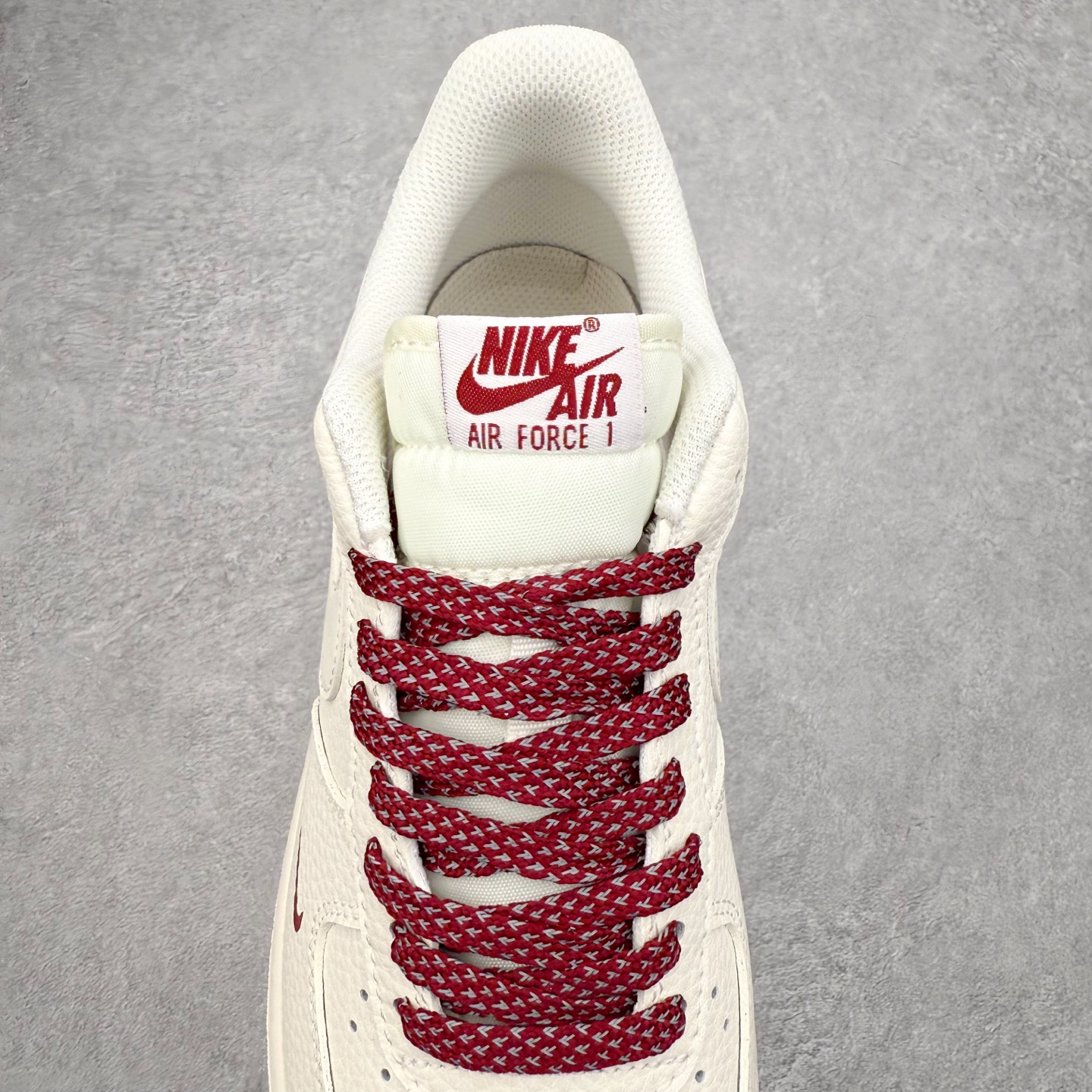 图片[5]-NK Air Force 1´07 Low 空军一号低帮百搭休闲运动板鞋 GX3170-108 柔软、弹性十足的缓震性能和出色的中底设计 横跨复古与现代的外型结合 造就出风靡全球 三十多年的Force 1 直到今天还深受青睐 实拍调校N版已经零色差零失真 百分百还原实物色彩所见即所得 不存在货不对板色差等低级问题 选购参考实物拍摄 不混卖不参货 只用心做好货严格选品 承诺混一赔十 尺码：36 36.5 37.5 38 38.5 39 40 40.5 41 42 42.5 43 44 44.5 45-选品中心