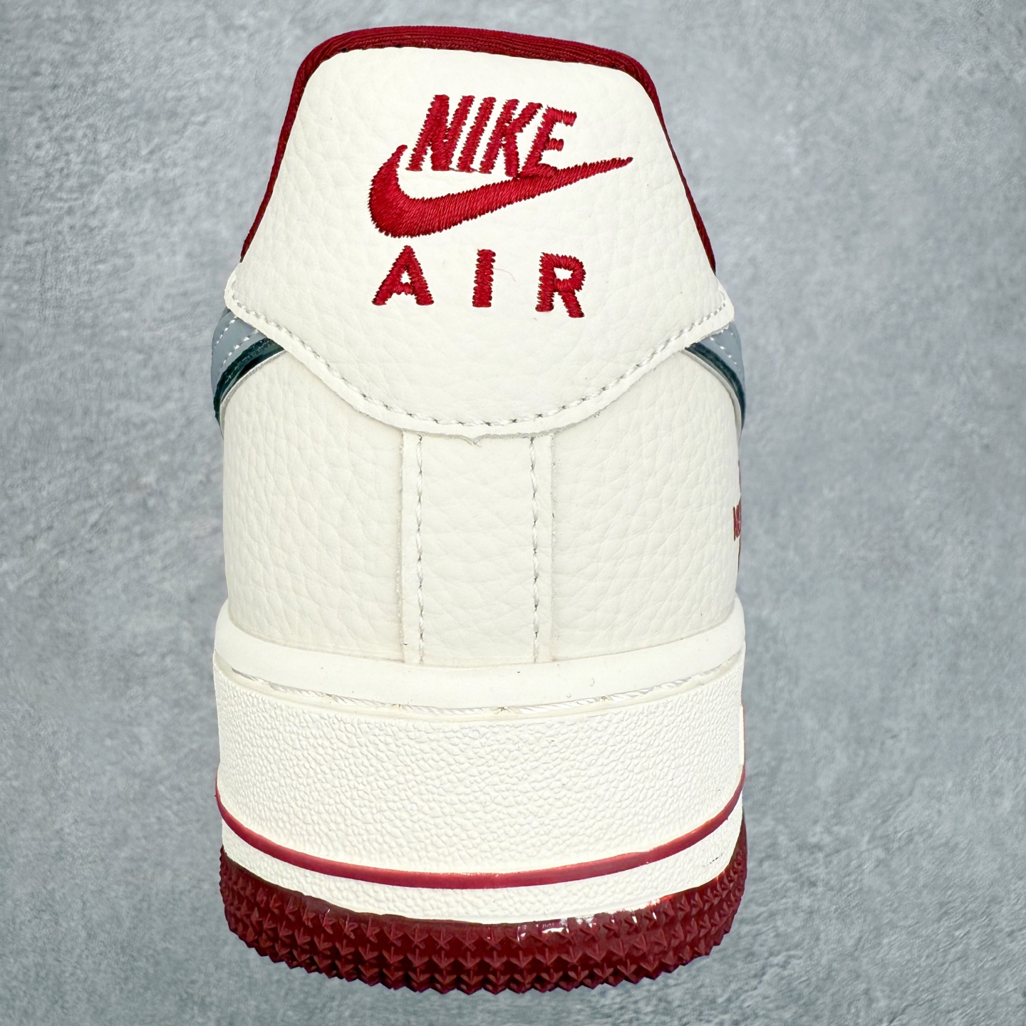 图片[8]-NK Air Force 1´07 Low 空军一号低帮百搭休闲运动板鞋 DF0188-112 柔软、弹性十足的缓震性能和出色的中底设计 横跨复古与现代的外型结合 造就出风靡全球 三十多年的Force 1 直到今天还深受青睐 实拍调校N版已经零色差零失真 百分百还原实物色彩所见即所得 不存在货不对板色差等低级问题 选购参考实物拍摄 不混卖不参货 只用心做好货严格选品 承诺混一赔十 尺码：36 36.5 37.5 38 38.5 39 40 40.5 41 42 42.5 43 44 44.5 45-选品中心