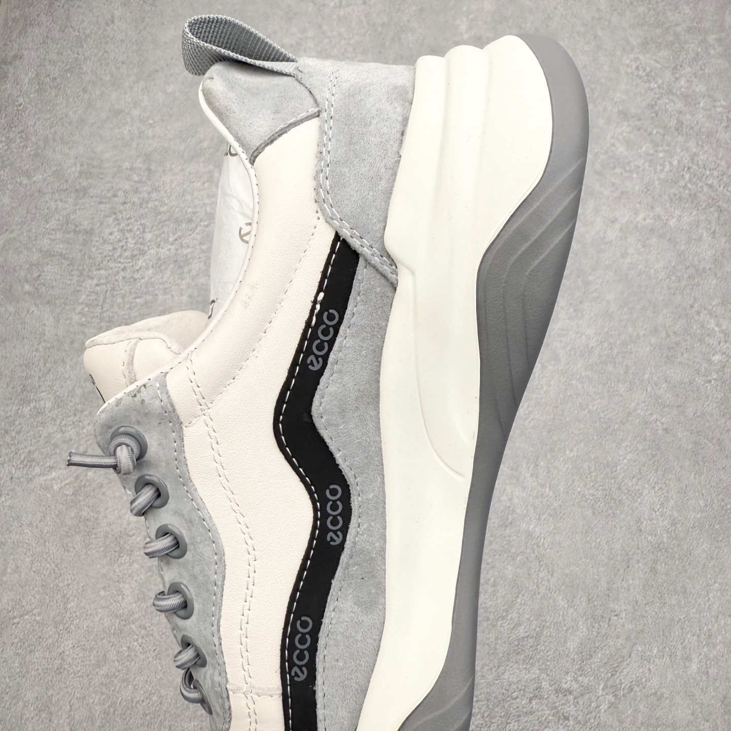 图片[7]-ECCO爱步男鞋 百搭休闲老爹鞋 柔酷8号系列运动鞋 经典和现代工艺品质融合 精选小牛皮面料 舒适柔软细腻 版型楦型上脚非常到位 四季热销款 独有鞋型设计 特有LOGO鞋边走字 新颖时尚有型 北欧风格 舒适休闲 超弹性 耐磨减震 PU+TPU按摩大底 经典潮流 随意搭配！舒适度极高 匠心工艺！尺码：38 39 40 41 42 43 44 （皮鞋码）-选品中心