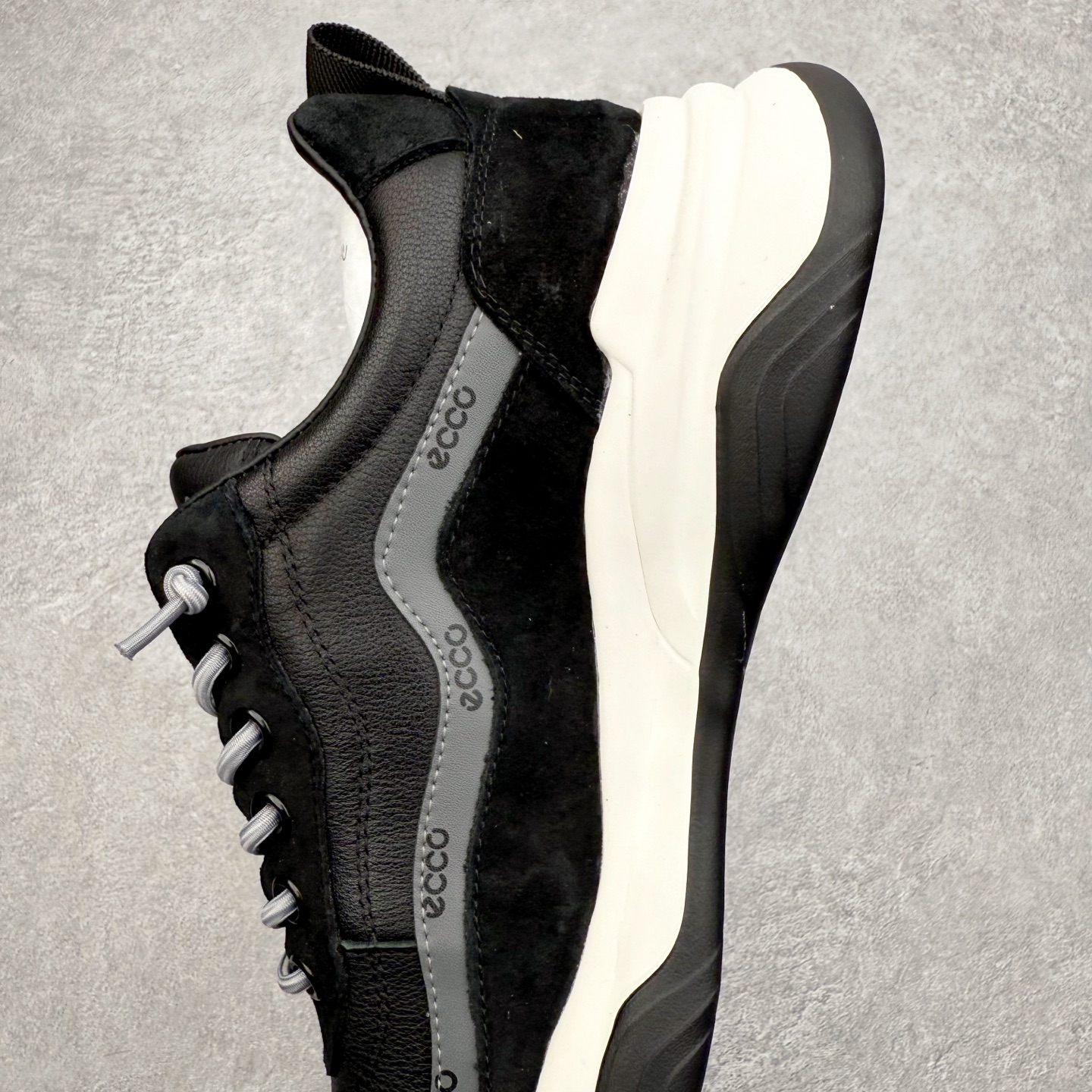 图片[7]-ECCO爱步男鞋 百搭休闲老爹鞋 柔酷8号系列运动鞋 经典和现代工艺品质融合 精选小牛皮面料 舒适柔软细腻 版型楦型上脚非常到位 四季热销款 独有鞋型设计 特有LOGO鞋边走字 新颖时尚有型 北欧风格 舒适休闲 超弹性 耐磨减震 PU+TPU按摩大底 经典潮流 随意搭配！舒适度极高 匠心工艺！尺码：38 39 40 41 42 43 44 （皮鞋码）-选品中心