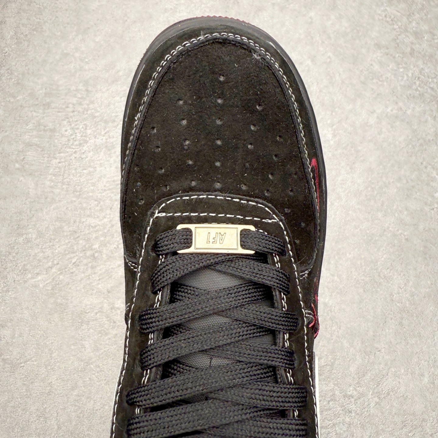 图片[4]-NK Air Force 1´07 Low 空军一号低帮百搭休闲运动板鞋 XZ6188-117 柔软、弹性十足的缓震性能和出色的中底设计 横跨复古与现代的外型结合 造就出风靡全球 三十多年的Force 1 直到今天还深受青睐 实拍调校N版已经零色差零失真 百分百还原实物色彩所见即所得 不存在货不对板色差等低级问题 选购参考实物拍摄 不混卖不参货 只用心做好货严格选品 承诺混一赔十 尺码：36 36.5 37.5 38 38.5 39 40 40.5 41 42 42.5 43 44 44.5 45-选品中心