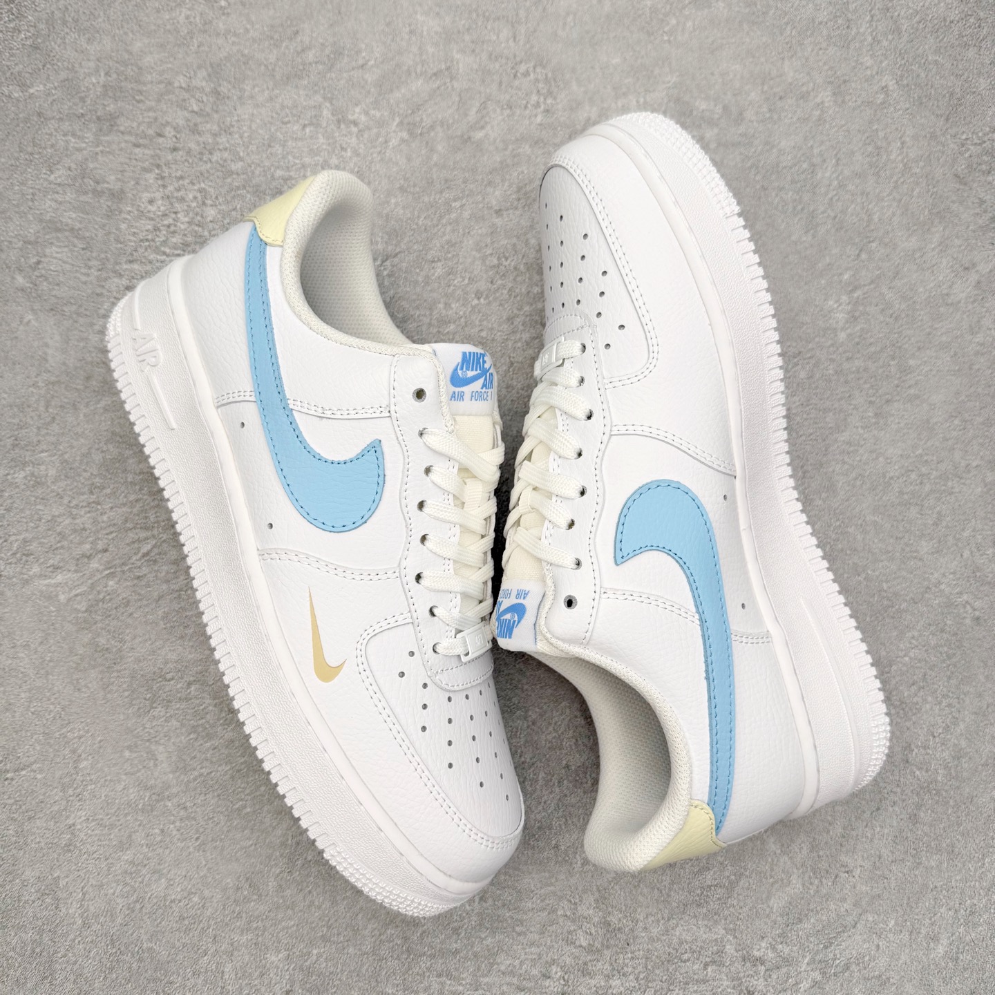 图片[3]-NK Air Force 1´07 Low 空军一号低帮百搭休闲运动板鞋 HF0022-100 柔软、弹性十足的缓震性能和出色的中底设计 横跨复古与现代的外型结合 造就出风靡全球 三十多年的Force 1 直到今天还深受青睐 实拍调校N版已经零色差零失真 百分百还原实物色彩所见即所得 不存在货不对板色差等低级问题 选购参考实物拍摄 不混卖不参货 只用心做好货严格选品 承诺混一赔十 尺码：36 36.5 37.5 38 38.5 39 40 40.5 41 42 42.5 43 44 44.5 45-选品中心