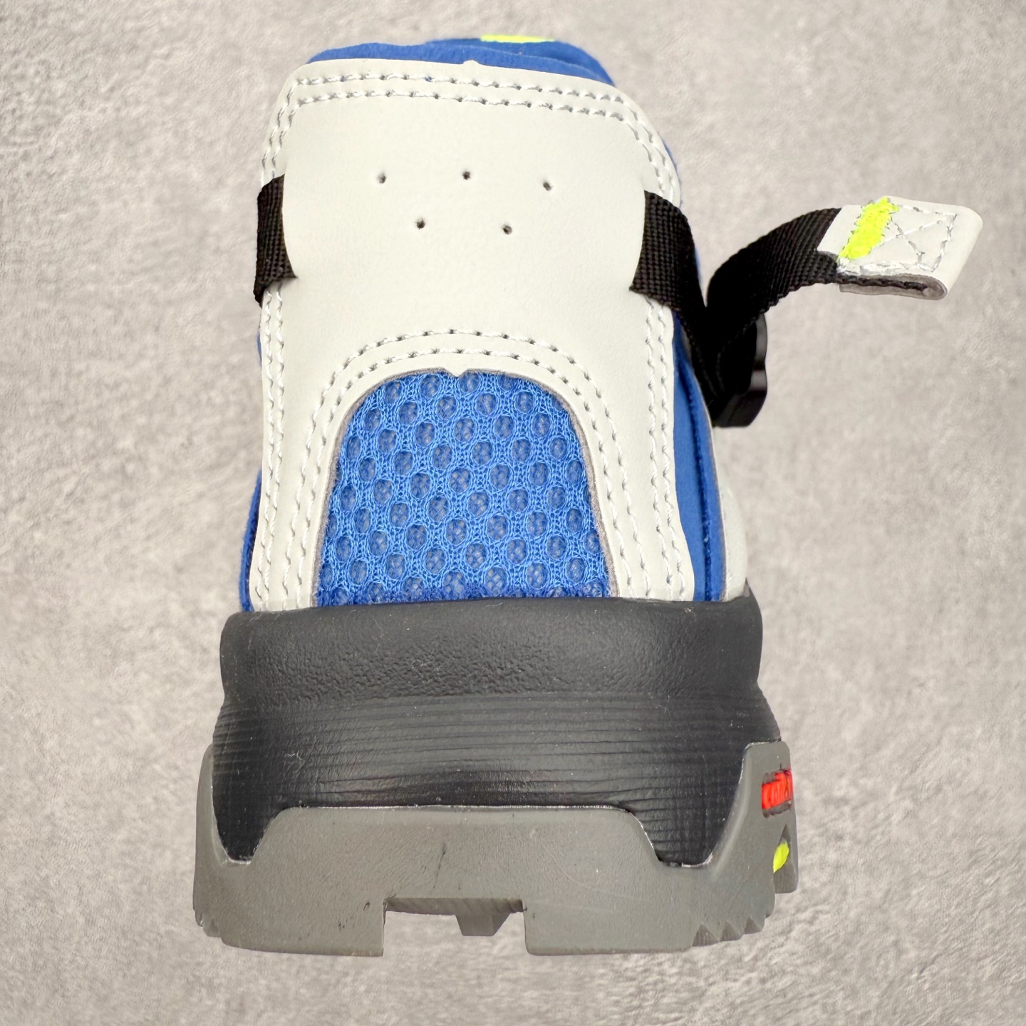 图片[8]-SALOMON萨洛蒙 Techamphibian 5 圆头舒适 透气速干抓地溯溪鞋 男女同款 SALOMON诞生于1947年的法国阿尔卑斯山区，全球知名的户外运动品牌。一直致力于推动滑雪、越野跑等山地运动的发展及产品的进步。其产品设计致力于追求创新和发掘产品的性能极限，帮助喜欢自由的人在山地间不断挑战自我。实拍调校N版已经零色差零失真 百分百还原实物色彩所见即所得 不存在货不对板色差等低级问题 选购参考实物拍摄 不混卖不参货 只用心做好货严格选品 承诺混一赔十 尺码：36 36.5 37.5 38 38.5 39 40 40.5 41 42 42.5 43 44 44.5 45-选品中心