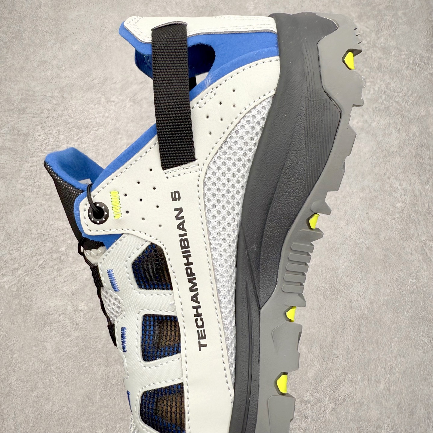 图片[7]-SALOMON萨洛蒙 Techamphibian 5 圆头舒适 透气速干抓地溯溪鞋 男女同款 SALOMON诞生于1947年的法国阿尔卑斯山区，全球知名的户外运动品牌。一直致力于推动滑雪、越野跑等山地运动的发展及产品的进步。其产品设计致力于追求创新和发掘产品的性能极限，帮助喜欢自由的人在山地间不断挑战自我。实拍调校N版已经零色差零失真 百分百还原实物色彩所见即所得 不存在货不对板色差等低级问题 选购参考实物拍摄 不混卖不参货 只用心做好货严格选品 承诺混一赔十 尺码：36 36.5 37.5 38 38.5 39 40 40.5 41 42 42.5 43 44 44.5 45-选品中心