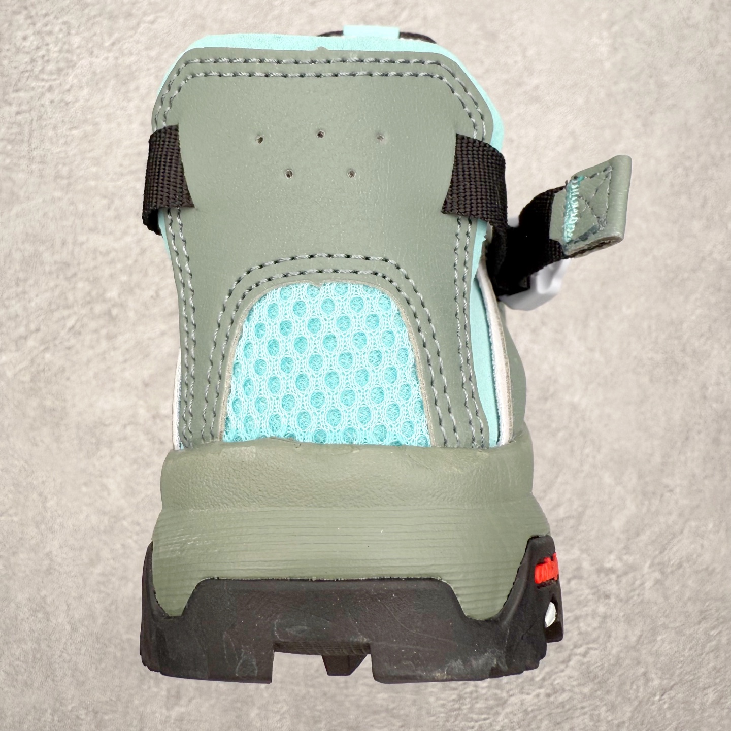 图片[8]-SALOMON萨洛蒙 Techamphibian 5 圆头舒适 透气速干抓地溯溪鞋 男女同款 SALOMON诞生于1947年的法国阿尔卑斯山区，全球知名的户外运动品牌。一直致力于推动滑雪、越野跑等山地运动的发展及产品的进步。其产品设计致力于追求创新和发掘产品的性能极限，帮助喜欢自由的人在山地间不断挑战自我。实拍调校N版已经零色差零失真 百分百还原实物色彩所见即所得 不存在货不对板色差等低级问题 选购参考实物拍摄 不混卖不参货 只用心做好货严格选品 承诺混一赔十 尺码：36 36.5 37.5 38 38.5 39 40 40.5 41 42 42.5 43 44 44.5 45-选品中心