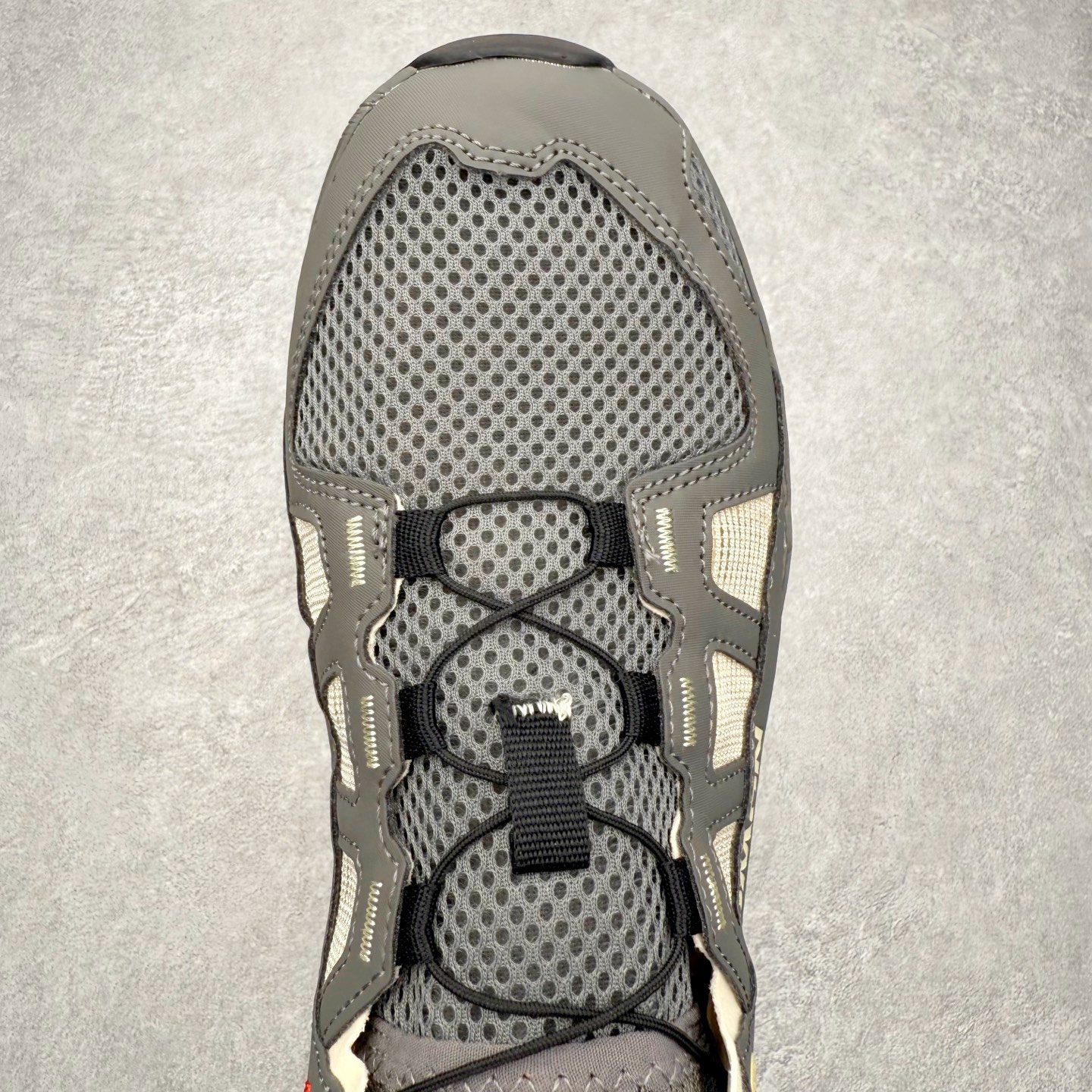 图片[4]-SALOMON萨洛蒙 Techamphibian 5 圆头舒适 透气速干抓地溯溪鞋 男女同款 SALOMON诞生于1947年的法国阿尔卑斯山区，全球知名的户外运动品牌。一直致力于推动滑雪、越野跑等山地运动的发展及产品的进步。其产品设计致力于追求创新和发掘产品的性能极限，帮助喜欢自由的人在山地间不断挑战自我。实拍调校N版已经零色差零失真 百分百还原实物色彩所见即所得 不存在货不对板色差等低级问题 选购参考实物拍摄 不混卖不参货 只用心做好货严格选品 承诺混一赔十 尺码：36 36.5 37.5 38 38.5 39 40 40.5 41 42 42.5 43 44 44.5 45-选品中心