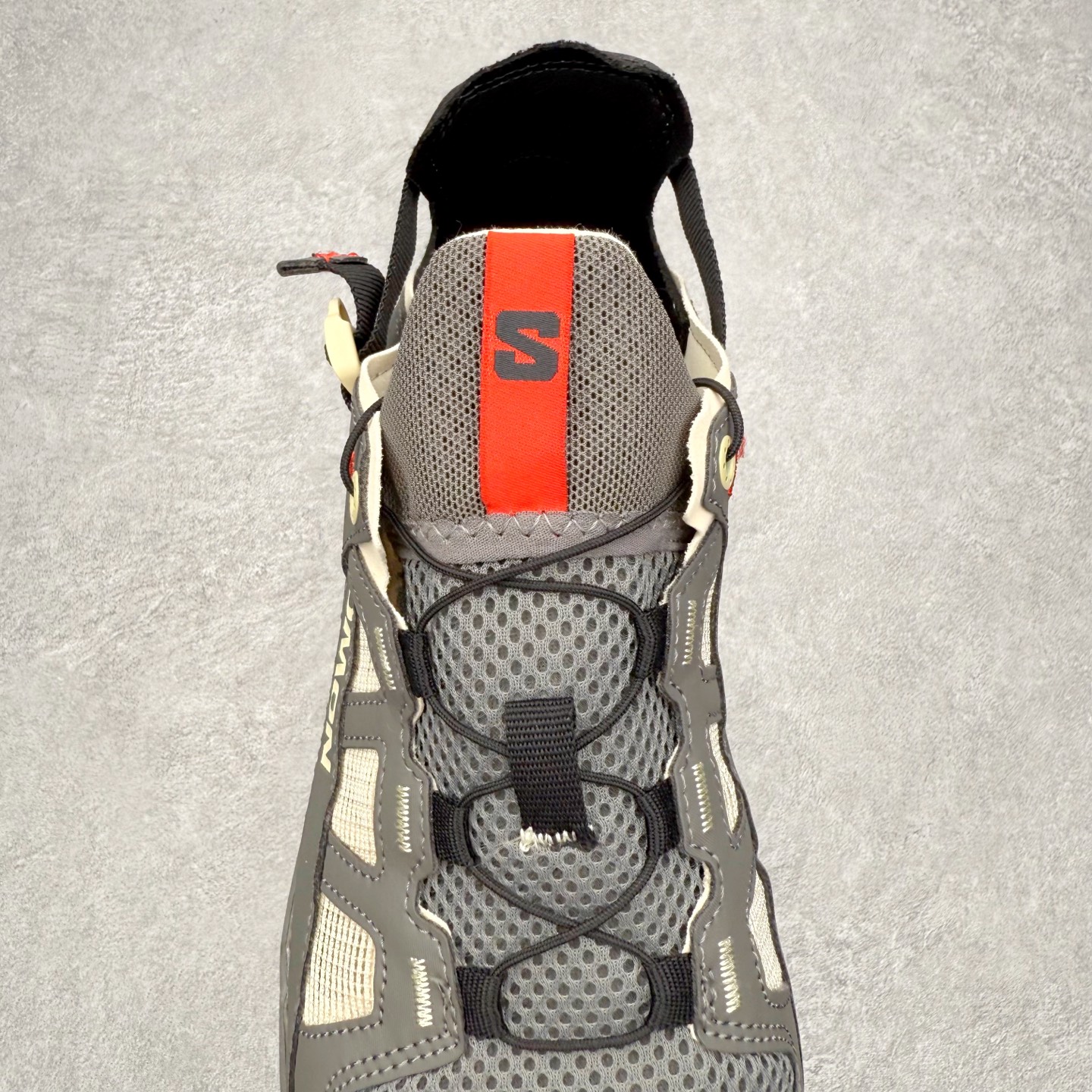 图片[5]-SALOMON萨洛蒙 Techamphibian 5 圆头舒适 透气速干抓地溯溪鞋 男女同款 SALOMON诞生于1947年的法国阿尔卑斯山区，全球知名的户外运动品牌。一直致力于推动滑雪、越野跑等山地运动的发展及产品的进步。其产品设计致力于追求创新和发掘产品的性能极限，帮助喜欢自由的人在山地间不断挑战自我。实拍调校N版已经零色差零失真 百分百还原实物色彩所见即所得 不存在货不对板色差等低级问题 选购参考实物拍摄 不混卖不参货 只用心做好货严格选品 承诺混一赔十 尺码：36 36.5 37.5 38 38.5 39 40 40.5 41 42 42.5 43 44 44.5 45-选品中心