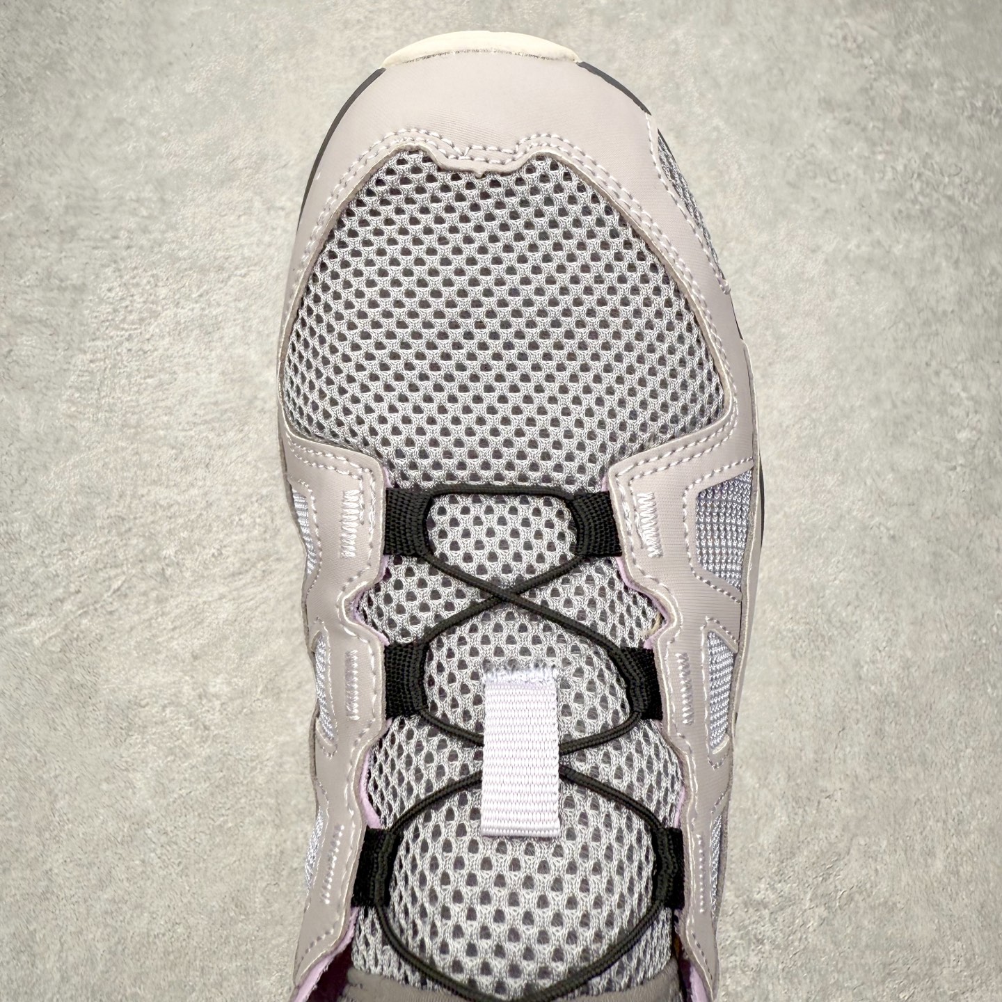 图片[4]-SALOMON萨洛蒙 Techamphibian 5 圆头舒适 透气速干抓地溯溪鞋 男女同款 SALOMON诞生于1947年的法国阿尔卑斯山区，全球知名的户外运动品牌。一直致力于推动滑雪、越野跑等山地运动的发展及产品的进步。其产品设计致力于追求创新和发掘产品的性能极限，帮助喜欢自由的人在山地间不断挑战自我。实拍调校N版已经零色差零失真 百分百还原实物色彩所见即所得 不存在货不对板色差等低级问题 选购参考实物拍摄 不混卖不参货 只用心做好货严格选品 承诺混一赔十 尺码：36 36.5 37.5 38 38.5 39 40 40.5 41 42 42.5 43 44 44.5 45-选品中心