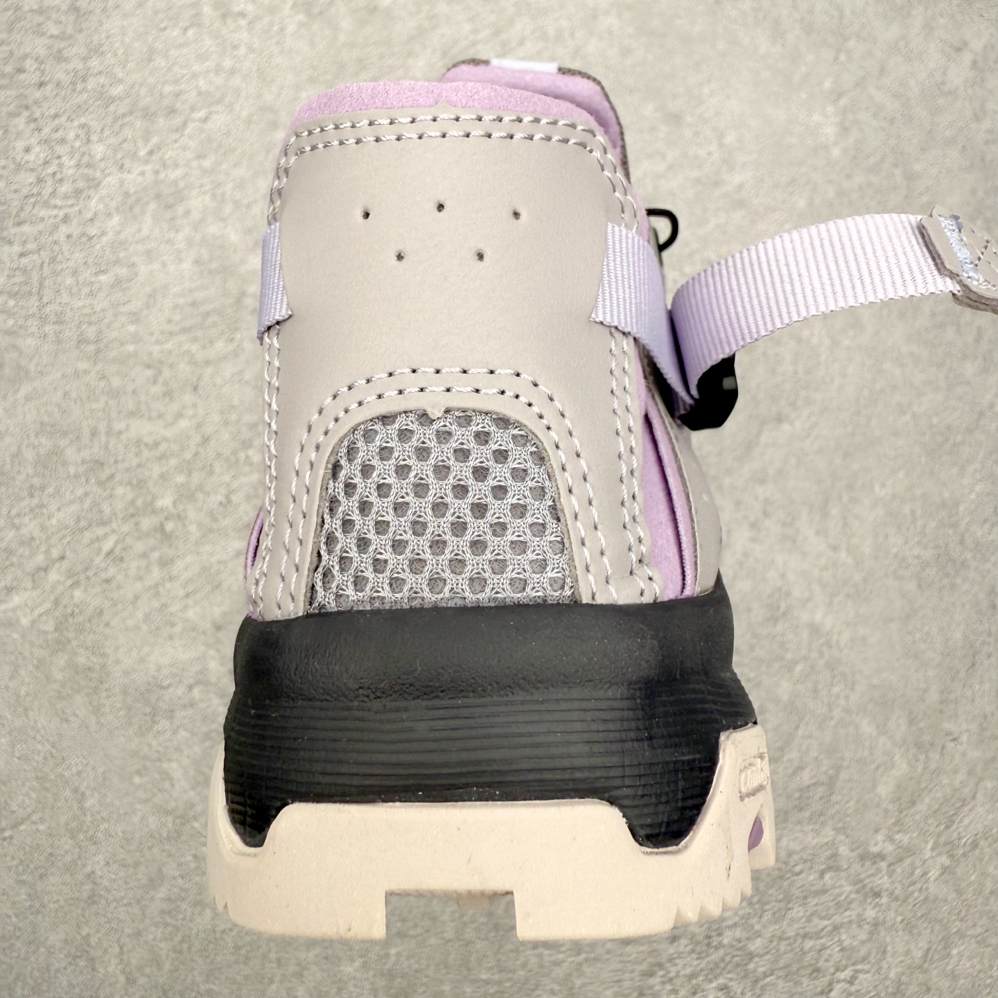 图片[8]-SALOMON萨洛蒙 Techamphibian 5 圆头舒适 透气速干抓地溯溪鞋 男女同款 SALOMON诞生于1947年的法国阿尔卑斯山区，全球知名的户外运动品牌。一直致力于推动滑雪、越野跑等山地运动的发展及产品的进步。其产品设计致力于追求创新和发掘产品的性能极限，帮助喜欢自由的人在山地间不断挑战自我。实拍调校N版已经零色差零失真 百分百还原实物色彩所见即所得 不存在货不对板色差等低级问题 选购参考实物拍摄 不混卖不参货 只用心做好货严格选品 承诺混一赔十 尺码：36 36.5 37.5 38 38.5 39 40 40.5 41 42 42.5 43 44 44.5 45-选品中心