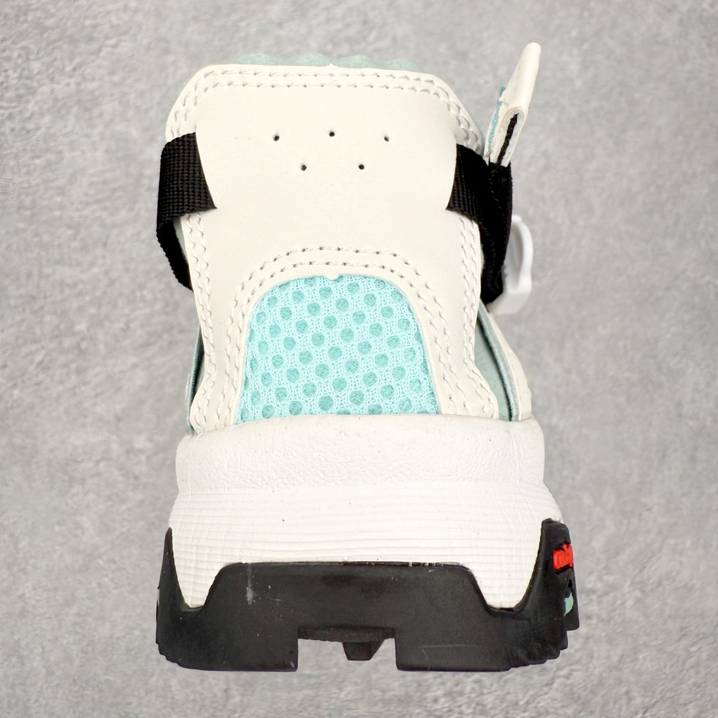 图片[8]-SALOMON萨洛蒙 Techamphibian 5 圆头舒适 透气速干抓地溯溪鞋 男女同款 SALOMON诞生于1947年的法国阿尔卑斯山区，全球知名的户外运动品牌。一直致力于推动滑雪、越野跑等山地运动的发展及产品的进步。其产品设计致力于追求创新和发掘产品的性能极限，帮助喜欢自由的人在山地间不断挑战自我。实拍调校N版已经零色差零失真 百分百还原实物色彩所见即所得 不存在货不对板色差等低级问题 选购参考实物拍摄 不混卖不参货 只用心做好货严格选品 承诺混一赔十 尺码：36 36.5 37.5 38 38.5 39 40 40.5 41 42 42.5 43 44 44.5 45-选品中心